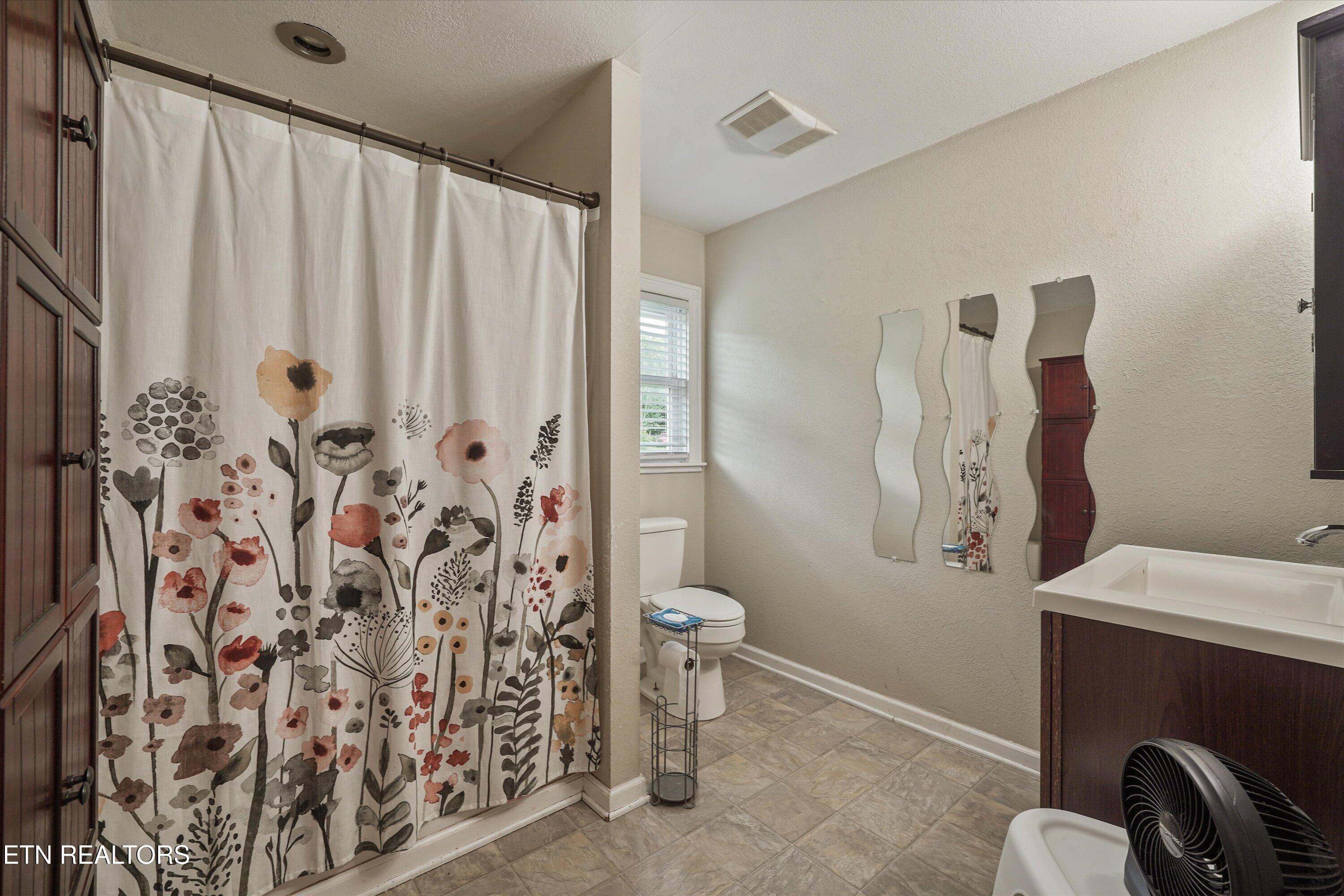 2833 Ithaca Drive Knoxville TN 37918
