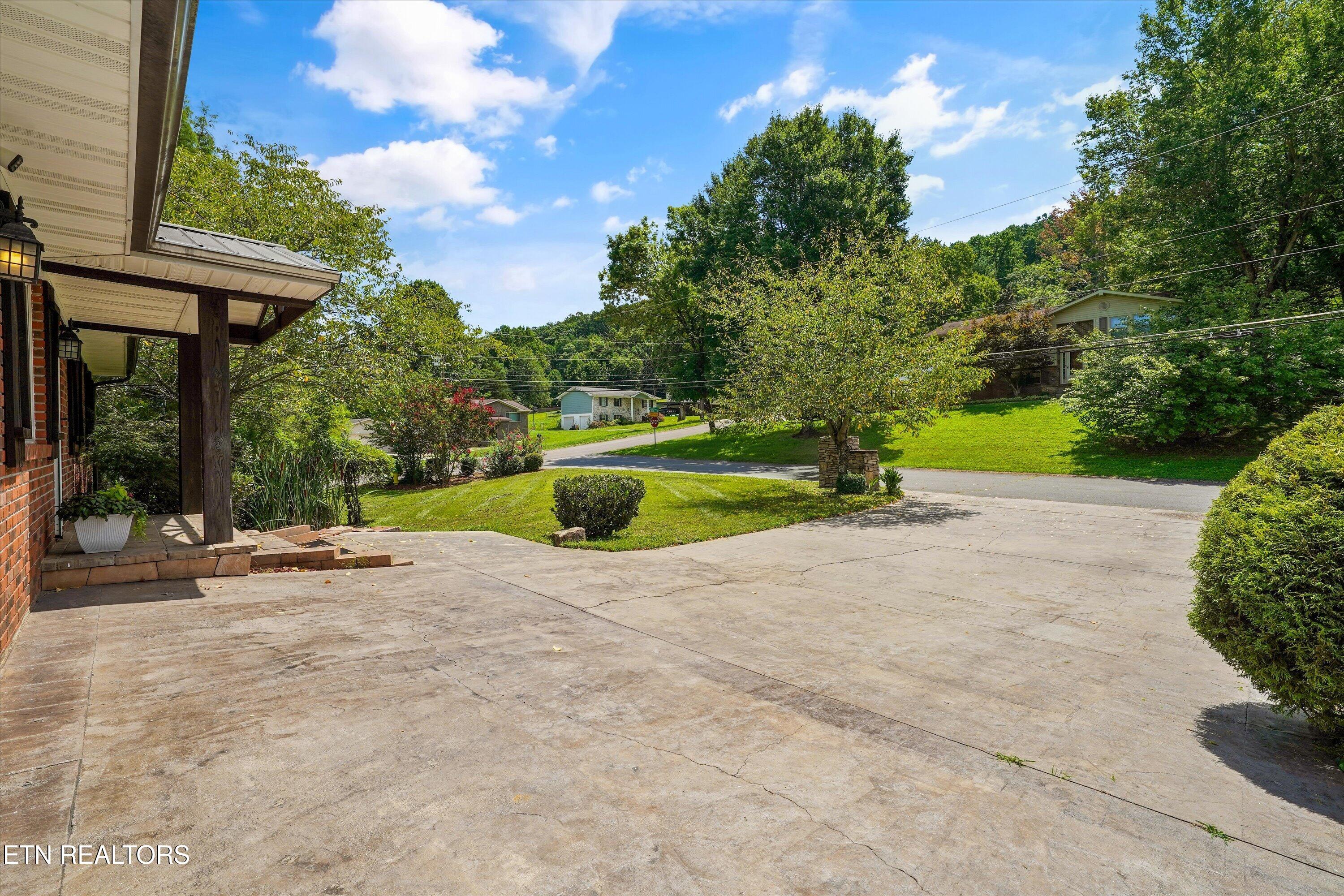 2833 Ithaca Drive Knoxville TN 37918