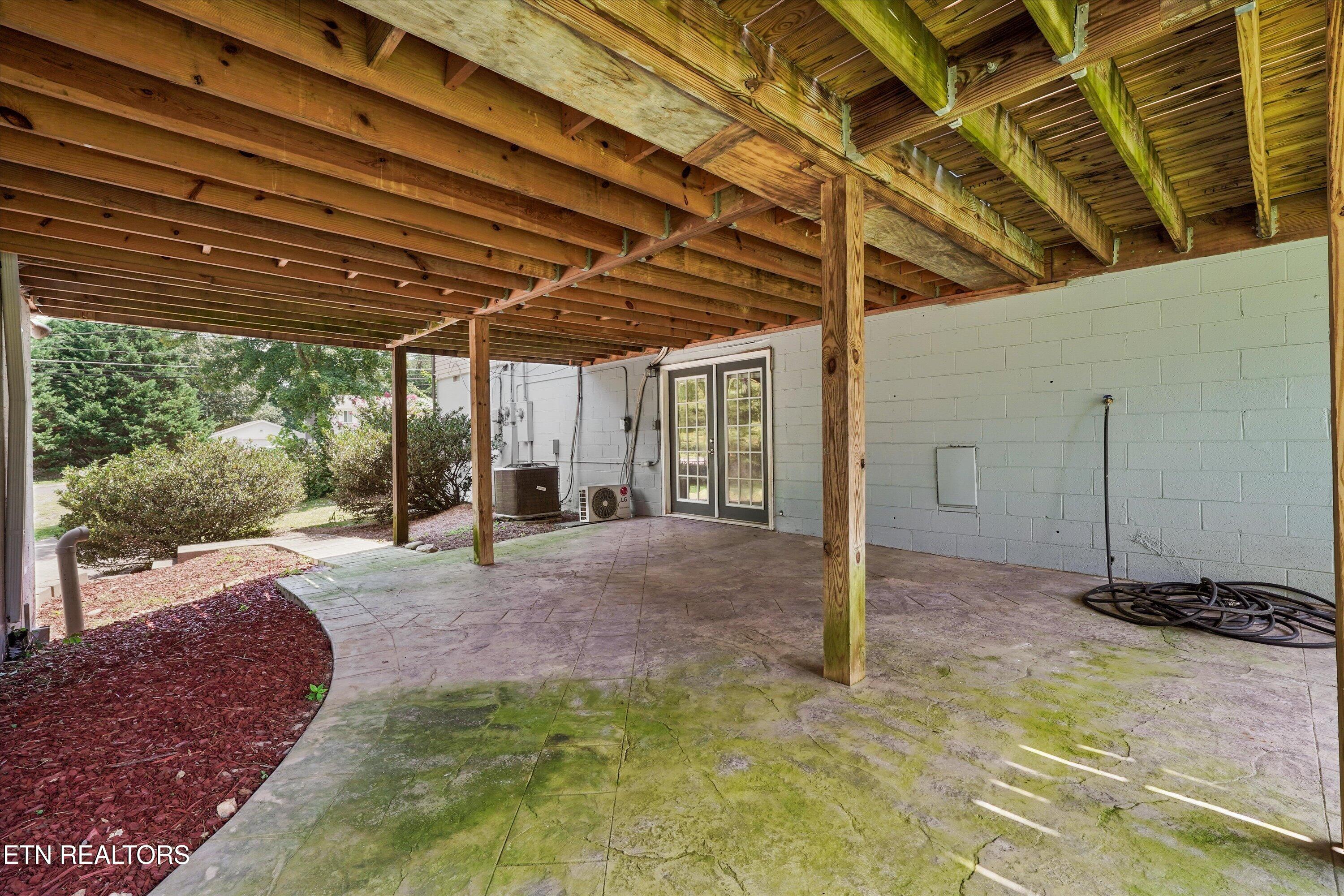 2833 Ithaca Drive Knoxville TN 37918