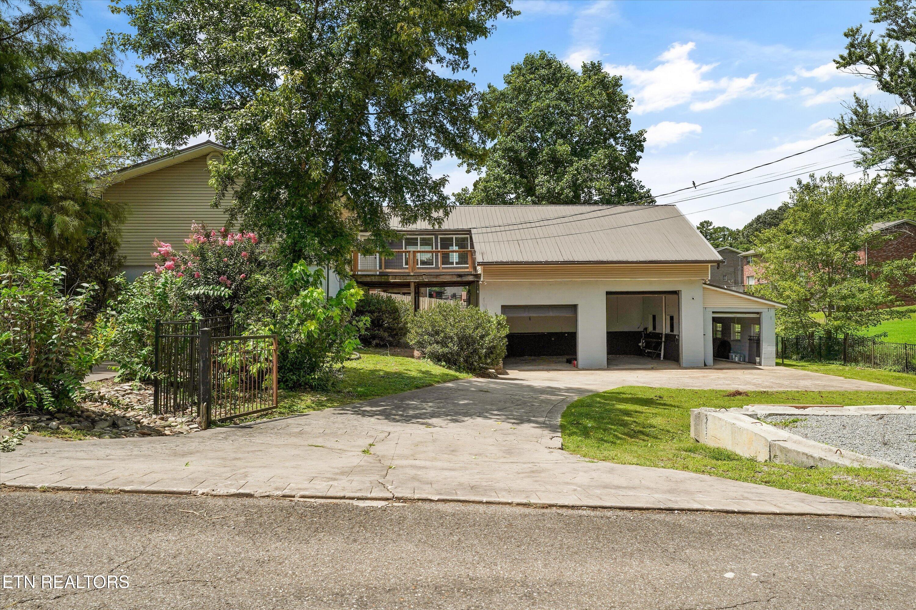 2833 Ithaca Drive Knoxville TN 37918