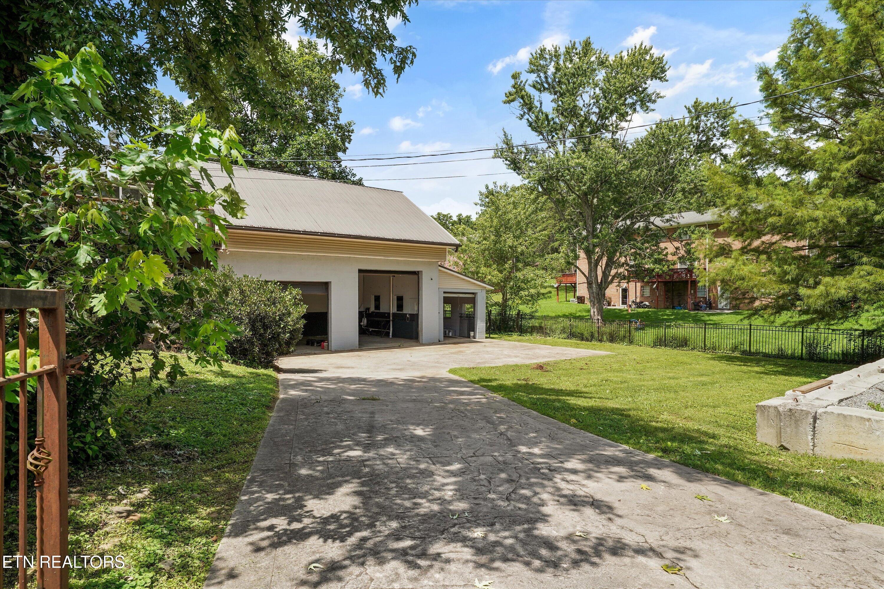 2833 Ithaca Drive Knoxville TN 37918