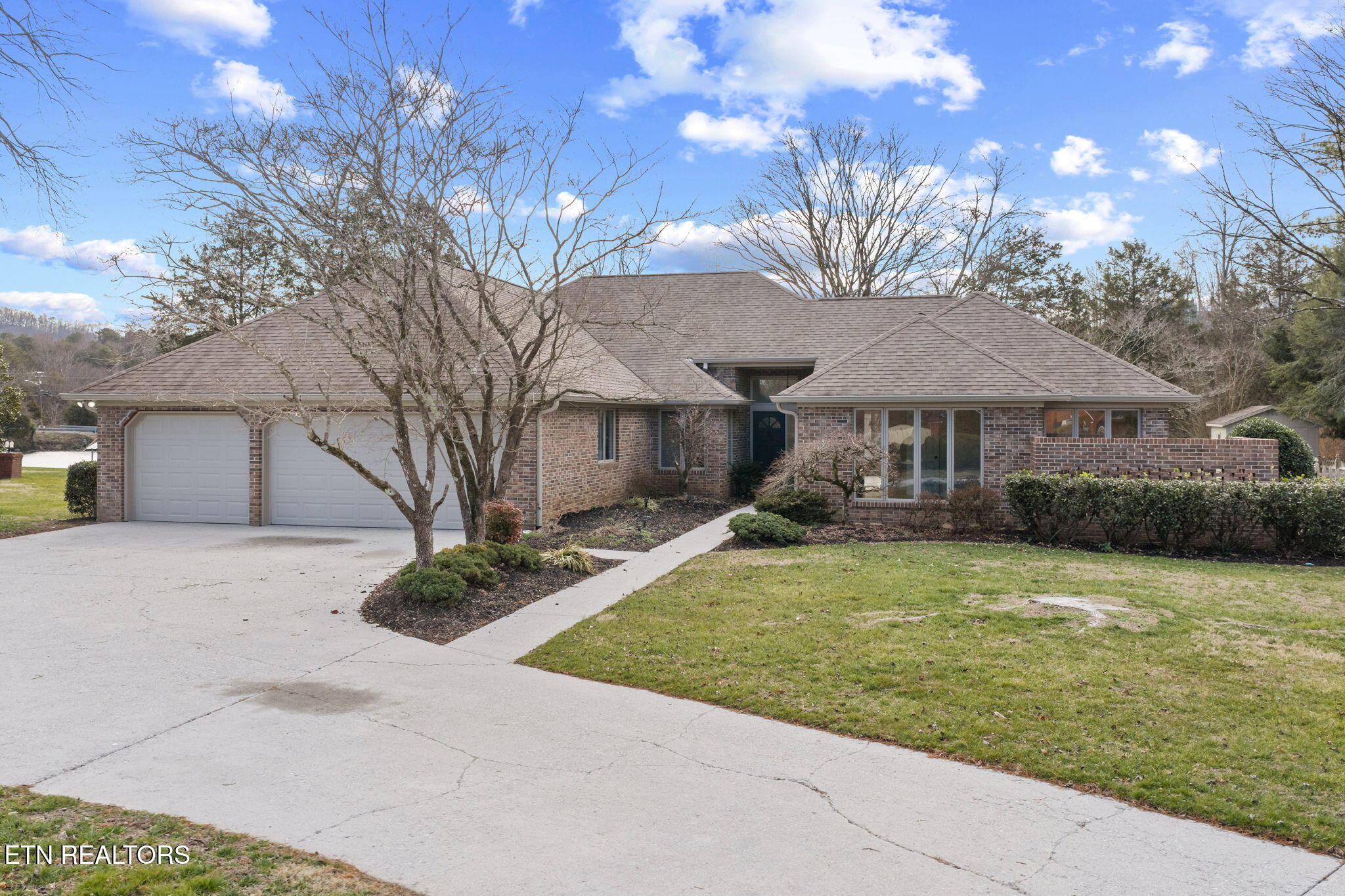 452 Mariner Point Drive Clinton TN 37716