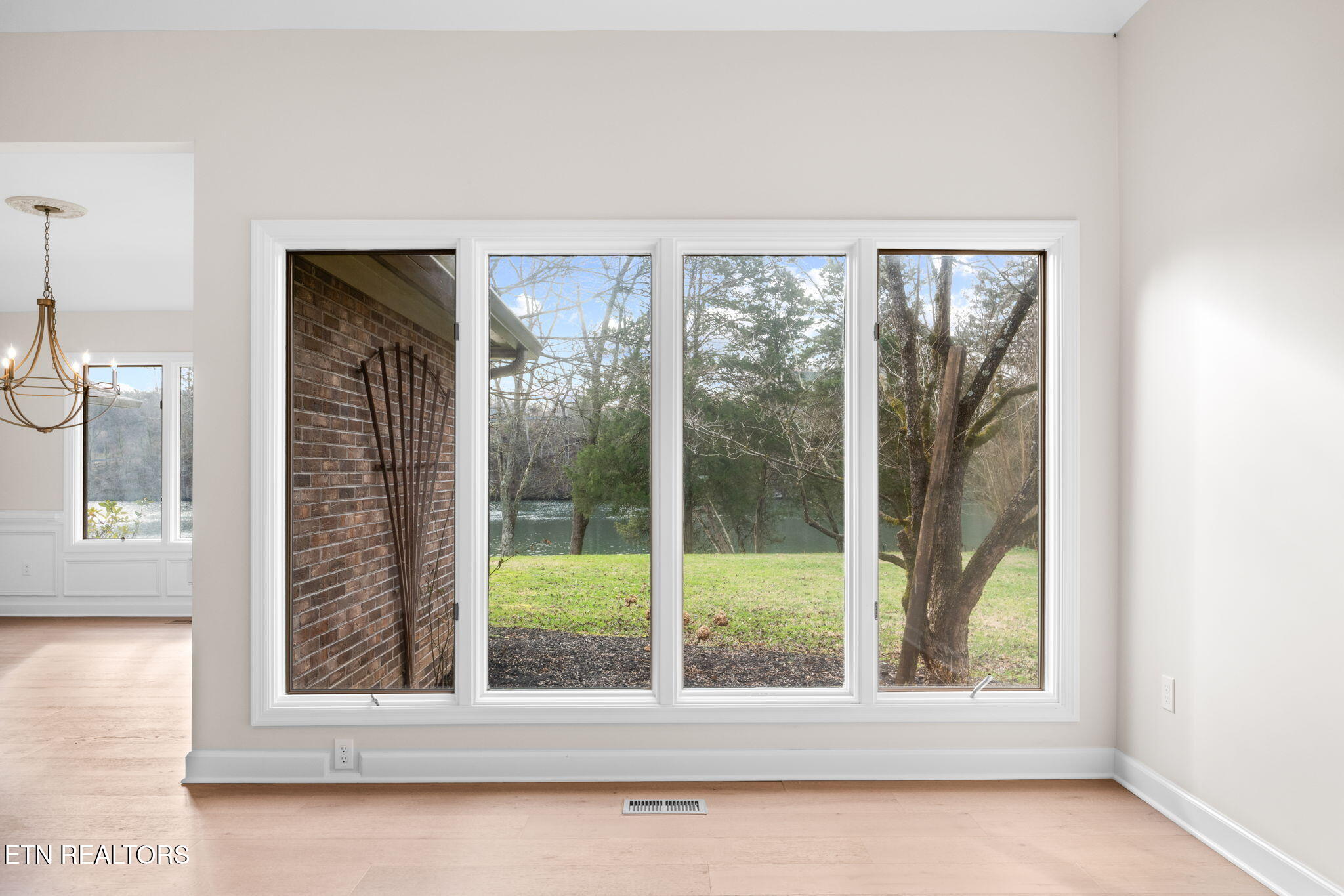 452 Mariner Point Drive Clinton TN 37716