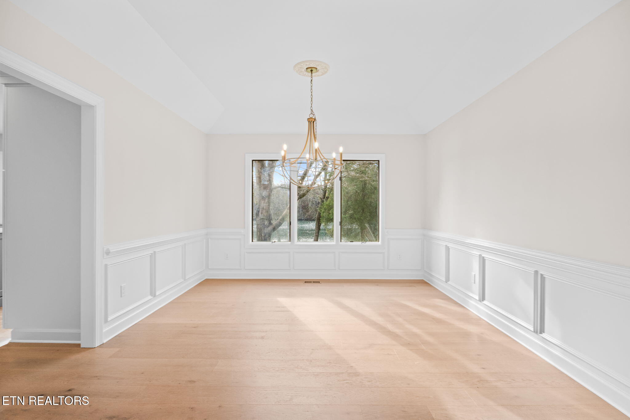 452 Mariner Point Drive Clinton TN 37716