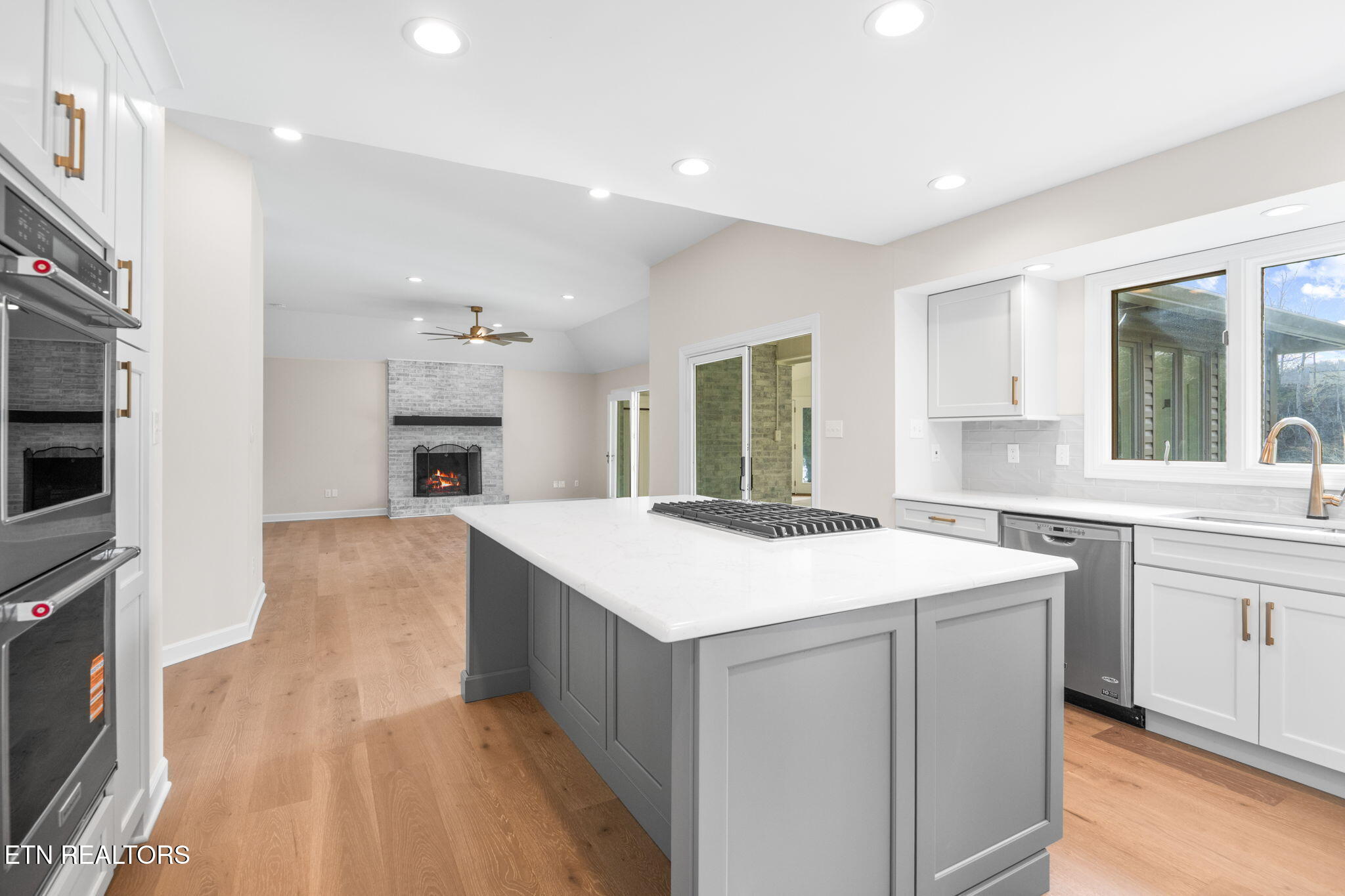 452 Mariner Point Drive Clinton TN 37716