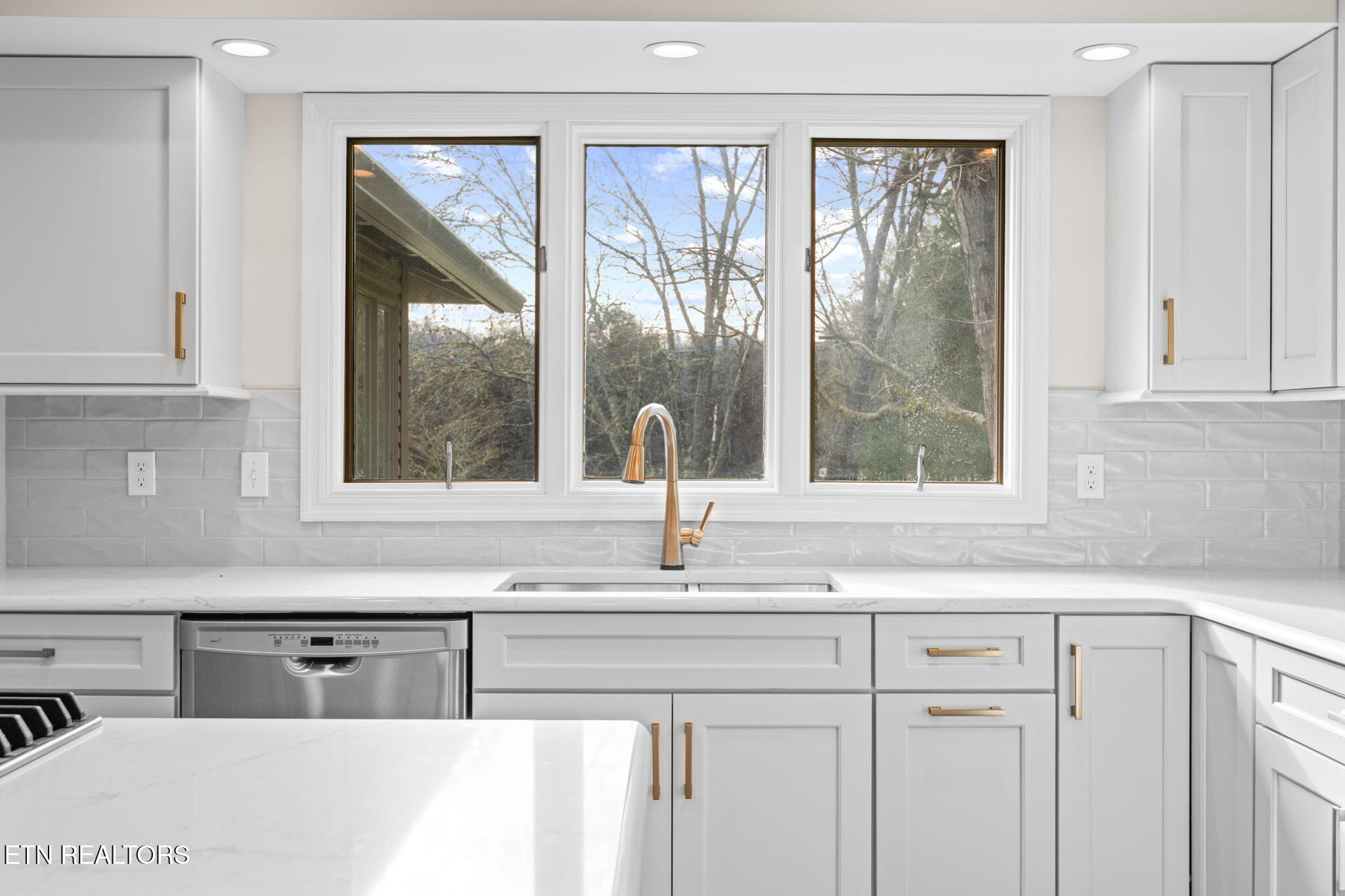 452 Mariner Point Drive Clinton TN 37716