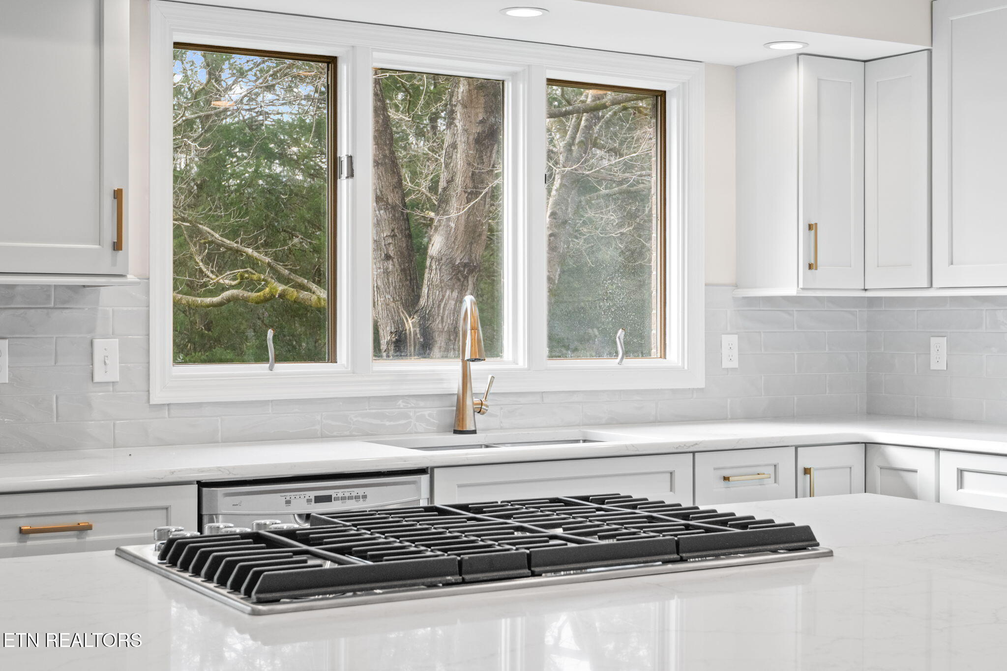 452 Mariner Point Drive Clinton TN 37716