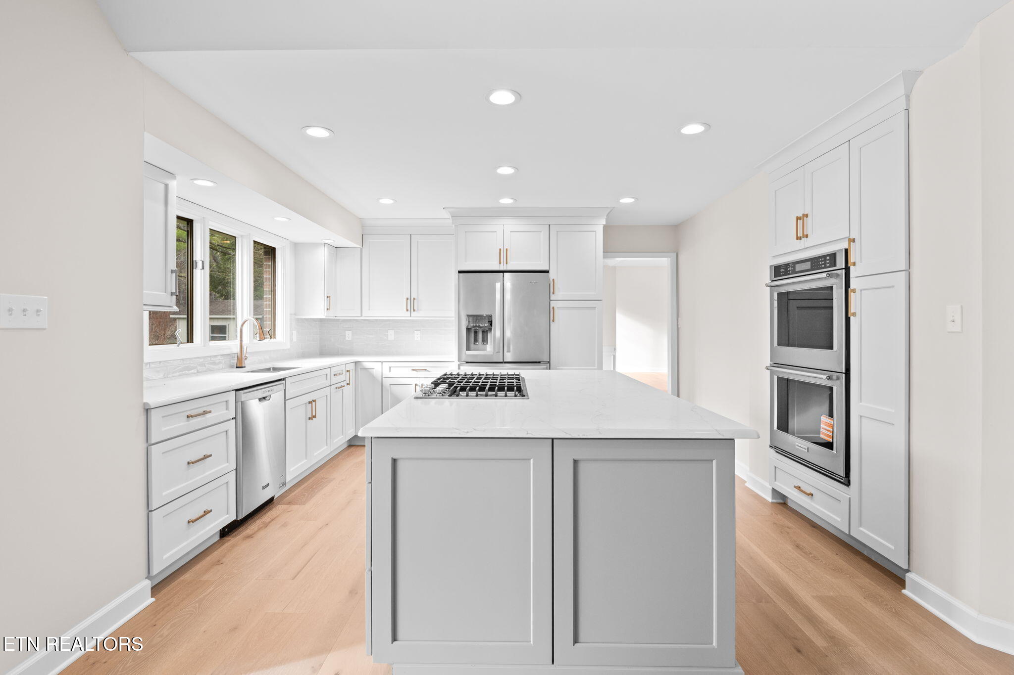 452 Mariner Point Drive Clinton TN 37716