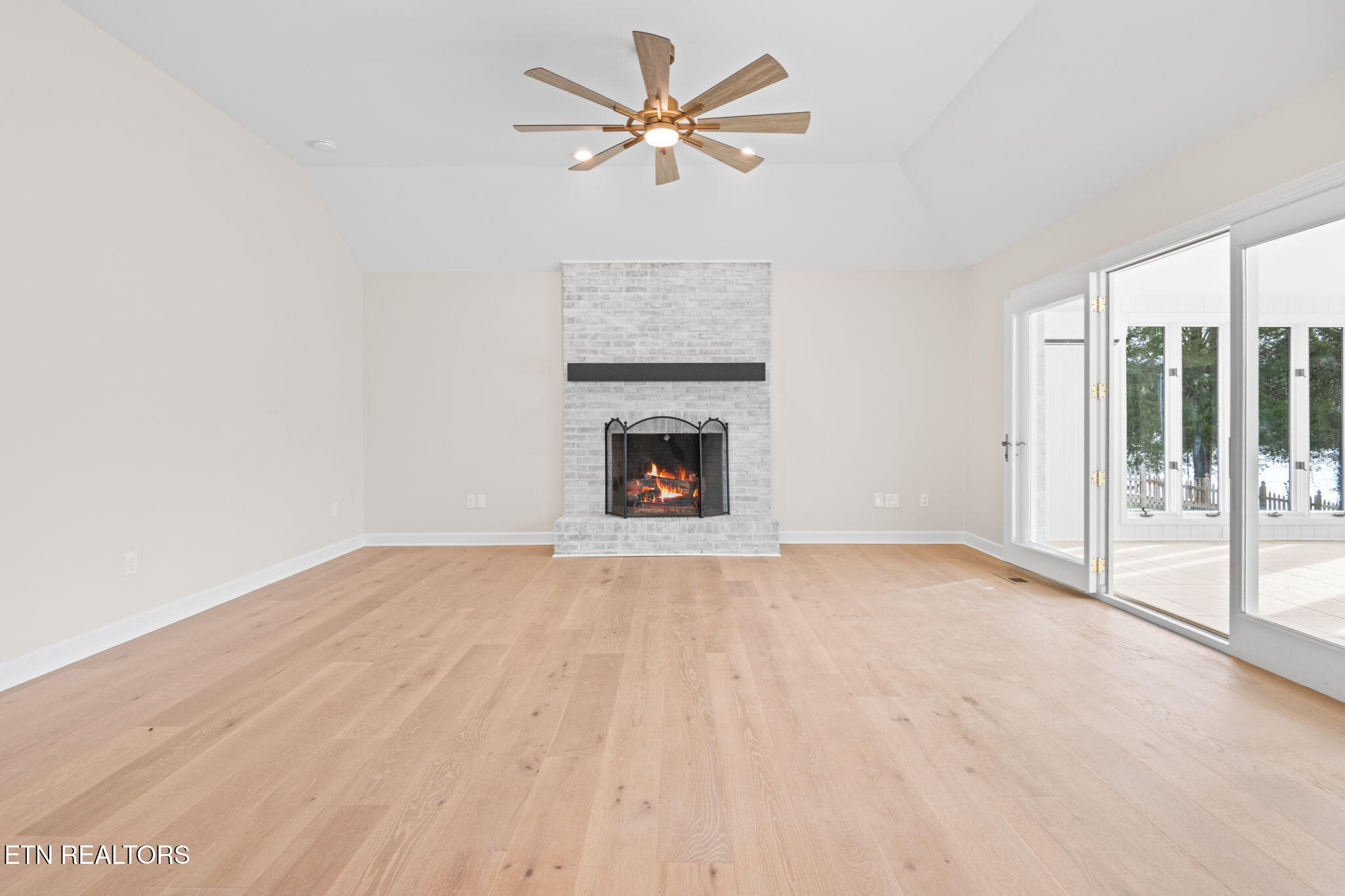 452 Mariner Point Drive Clinton TN 37716