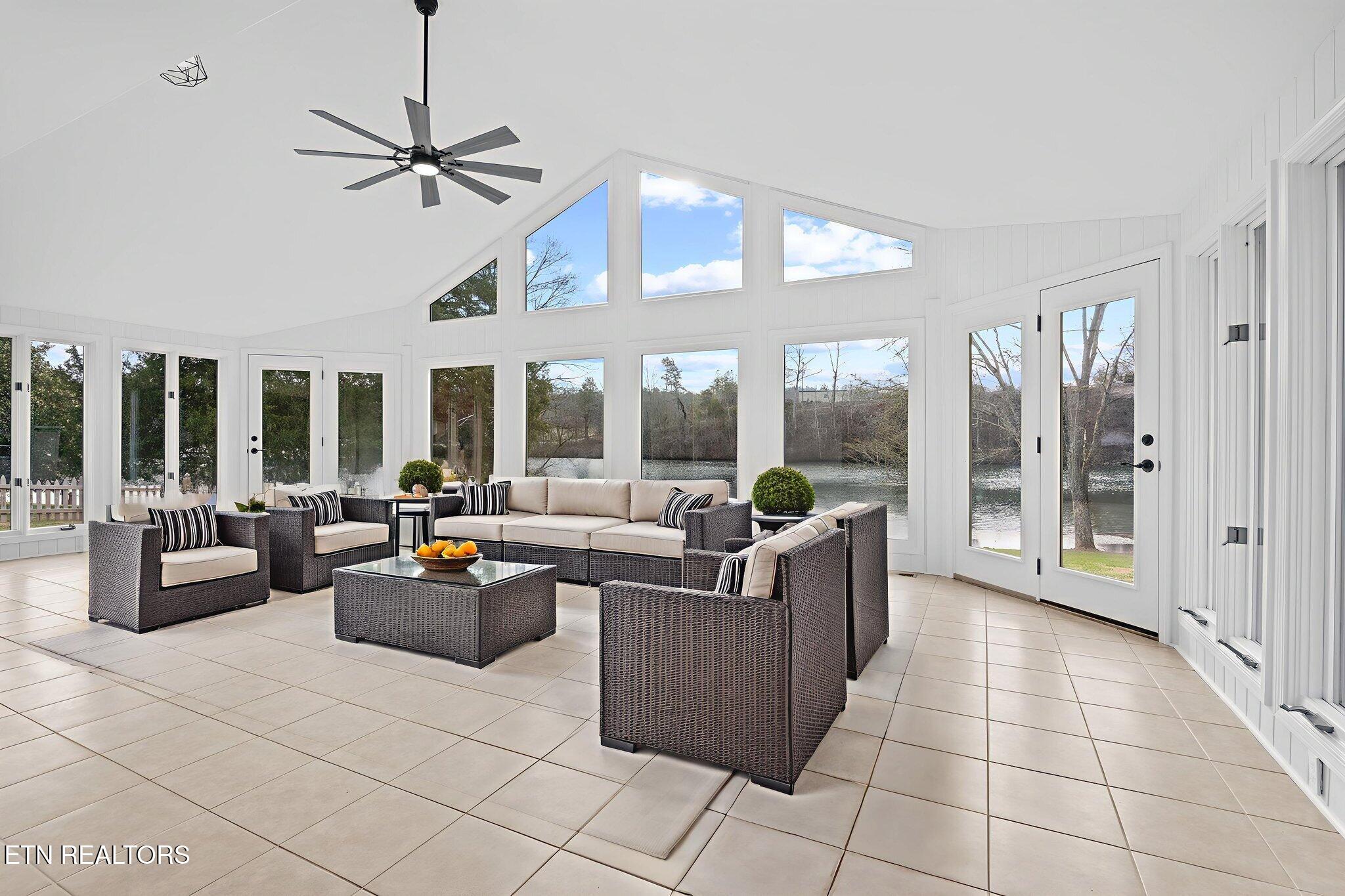 452 Mariner Point Drive Clinton TN 37716