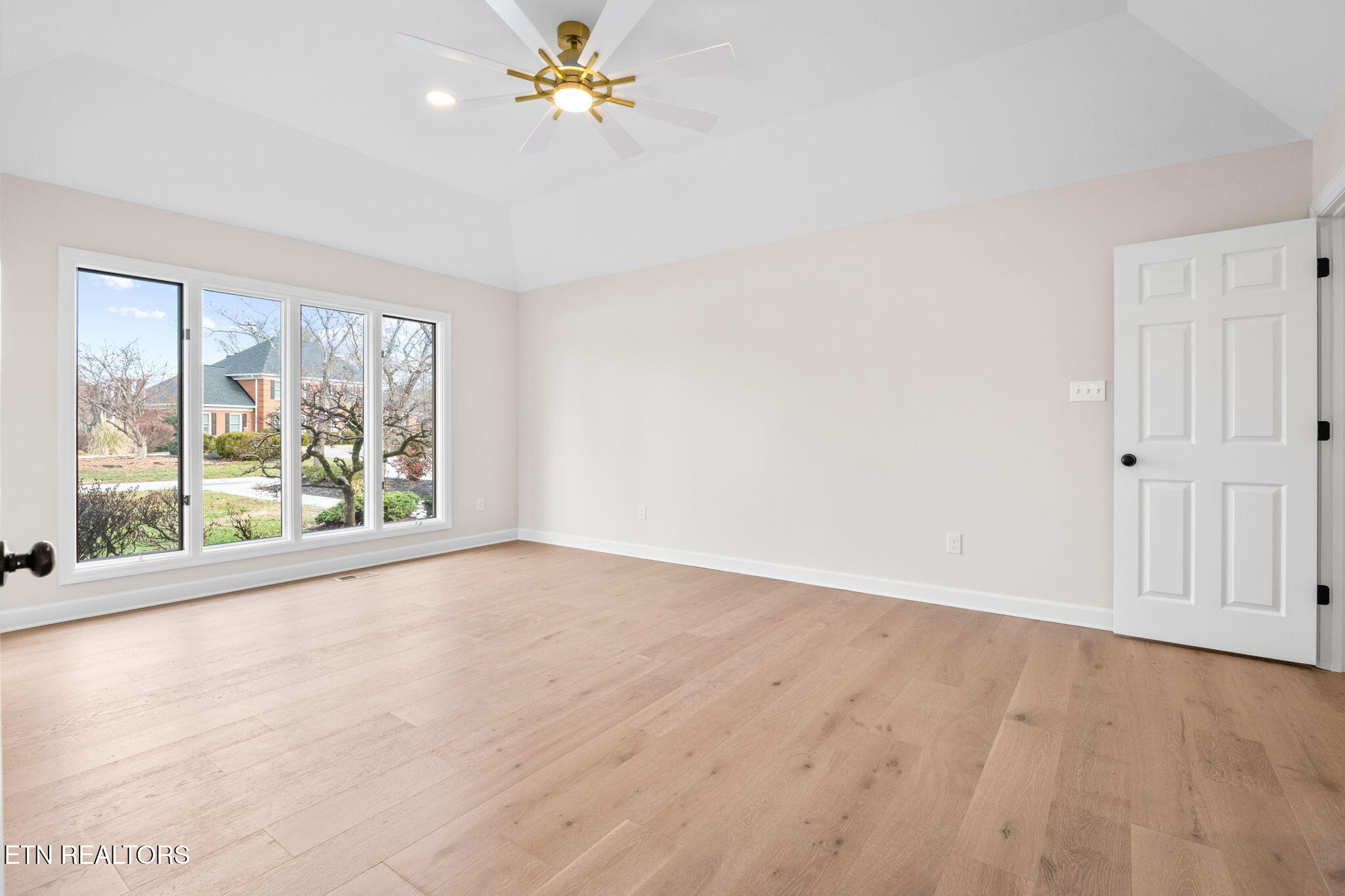 452 Mariner Point Drive Clinton TN 37716