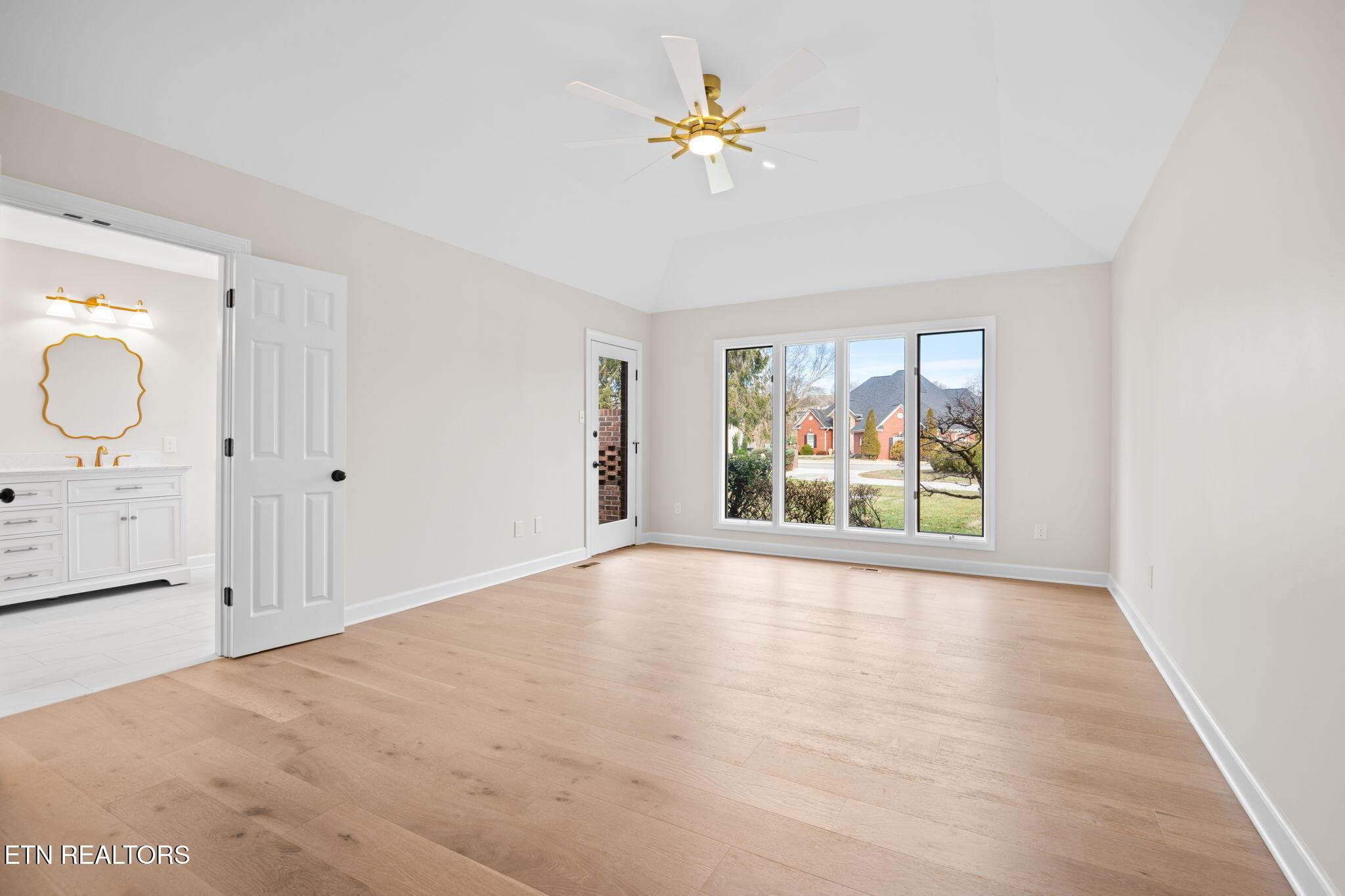 452 Mariner Point Drive Clinton TN 37716