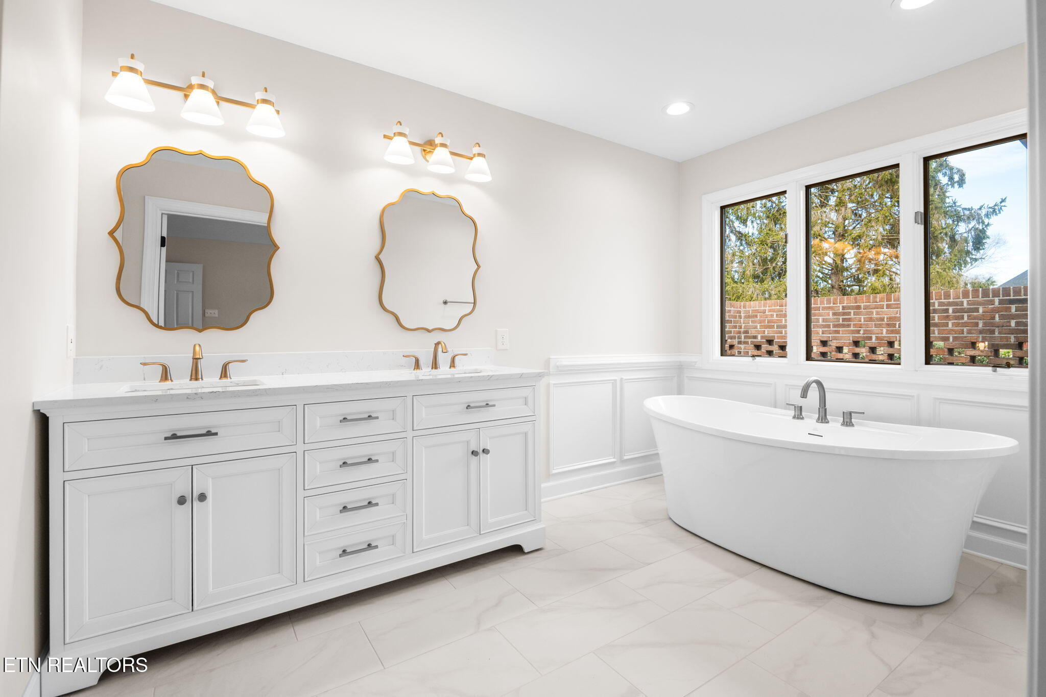 452 Mariner Point Drive Clinton TN 37716