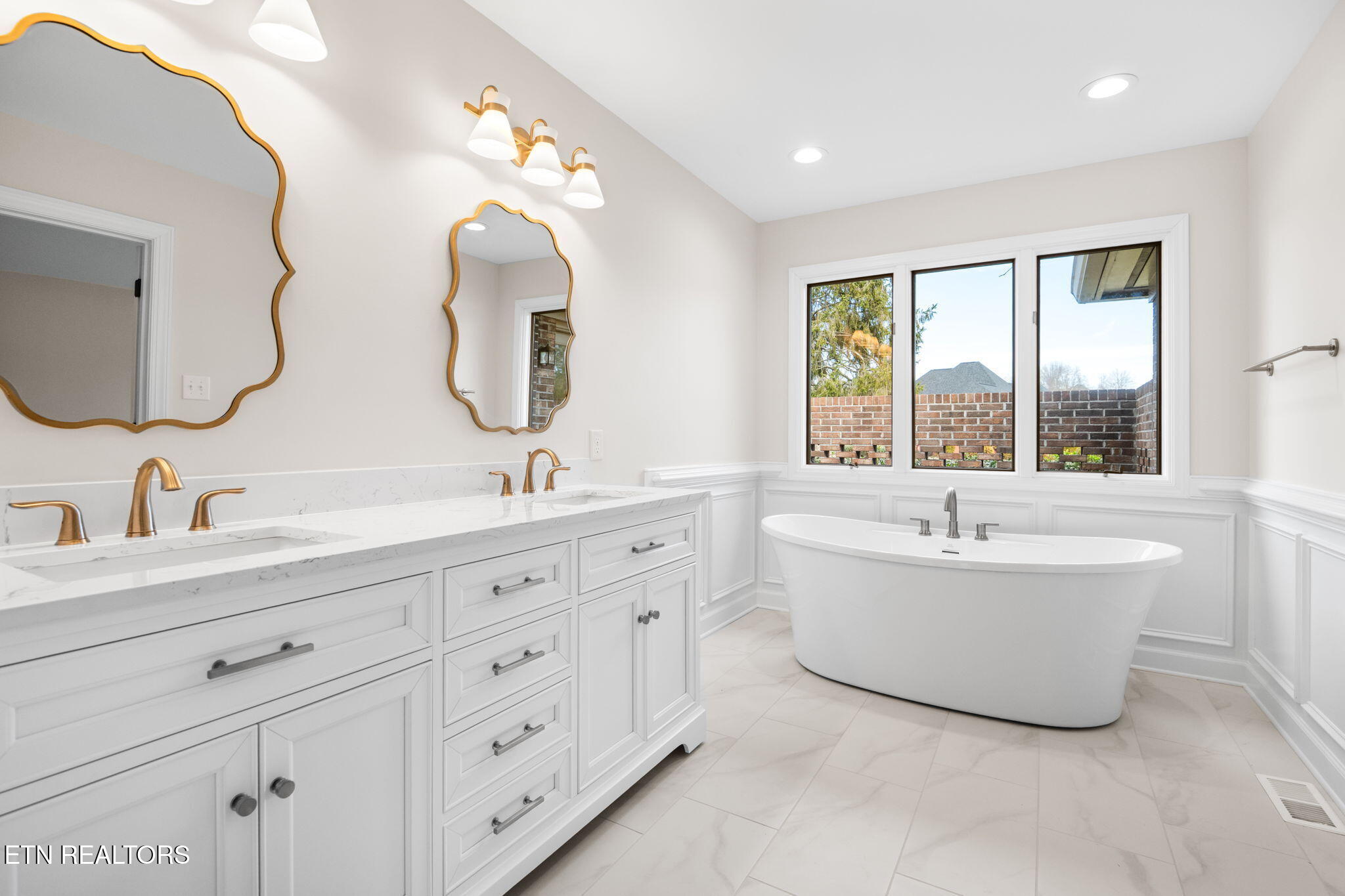 452 Mariner Point Drive Clinton TN 37716