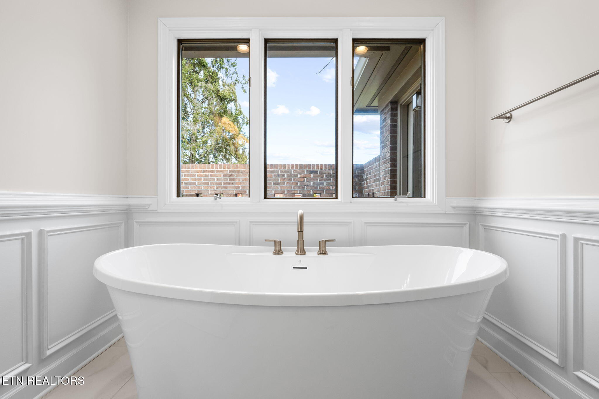 452 Mariner Point Drive Clinton TN 37716