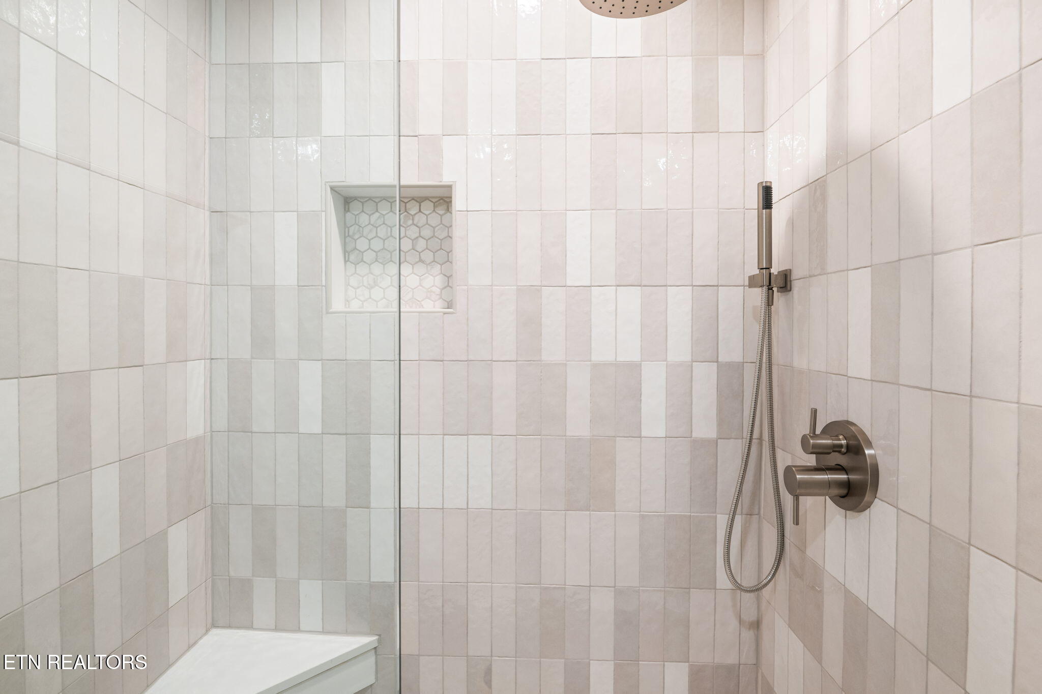 452 Mariner Point Drive Clinton TN 37716