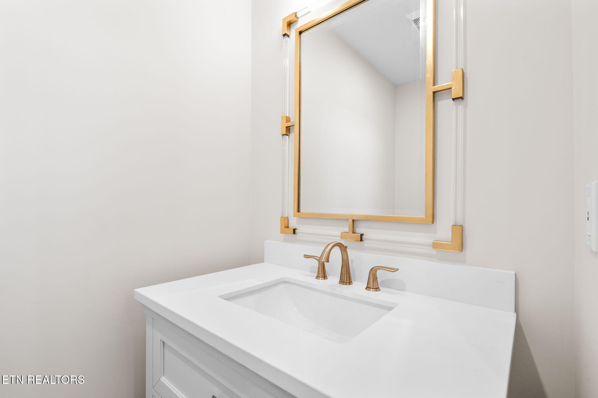 452 Mariner Point Drive Clinton TN 37716