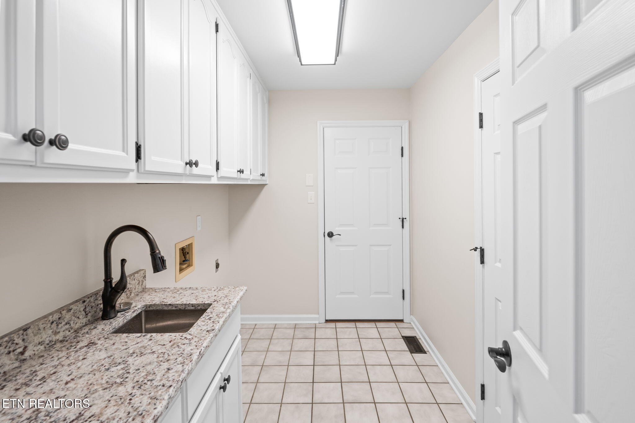 452 Mariner Point Drive Clinton TN 37716