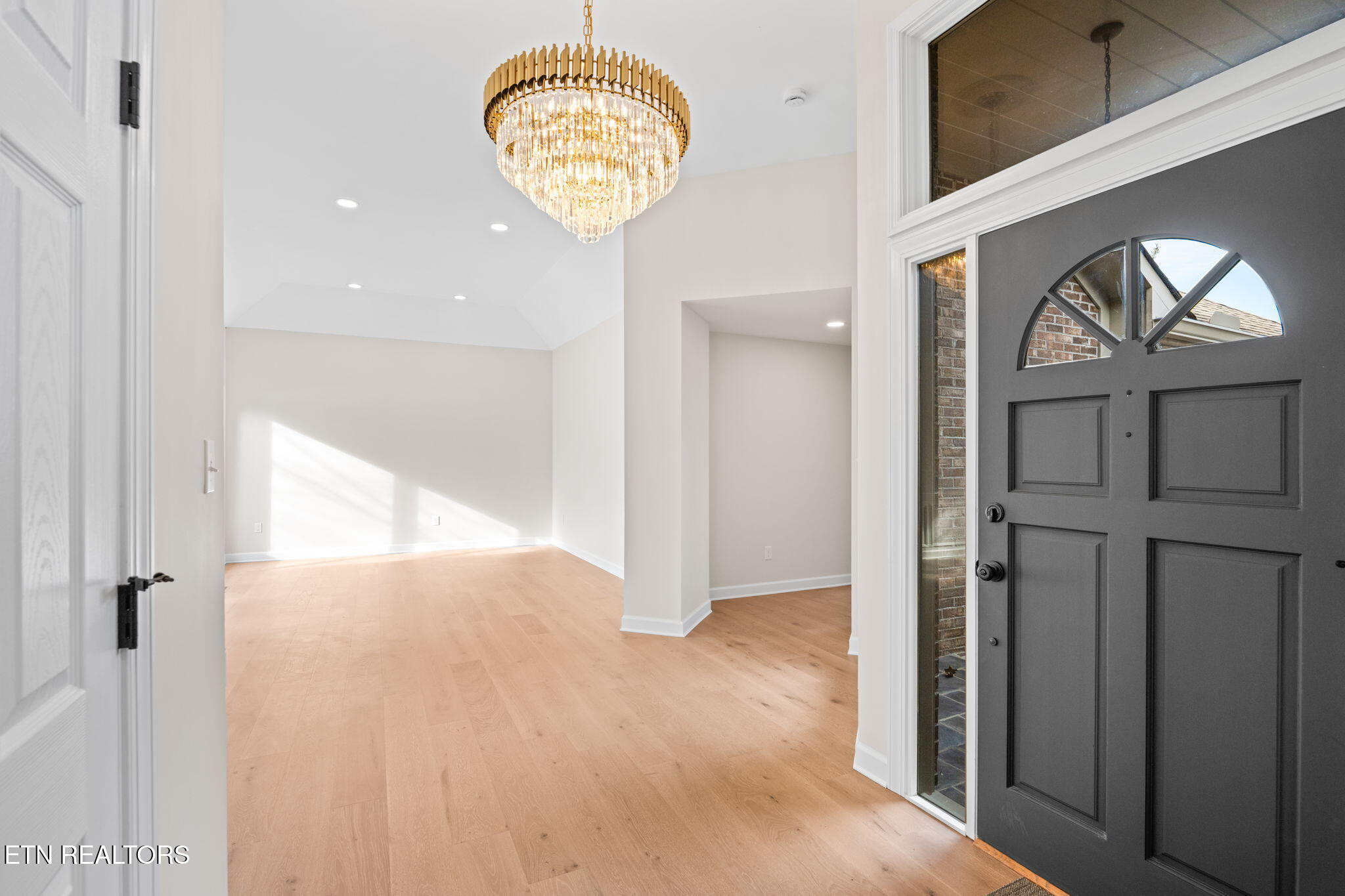 452 Mariner Point Drive Clinton TN 37716