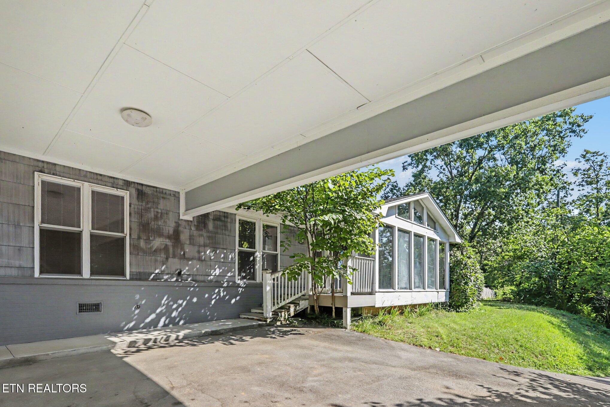 5603 S Briscoe Circle Knoxville TN 37912