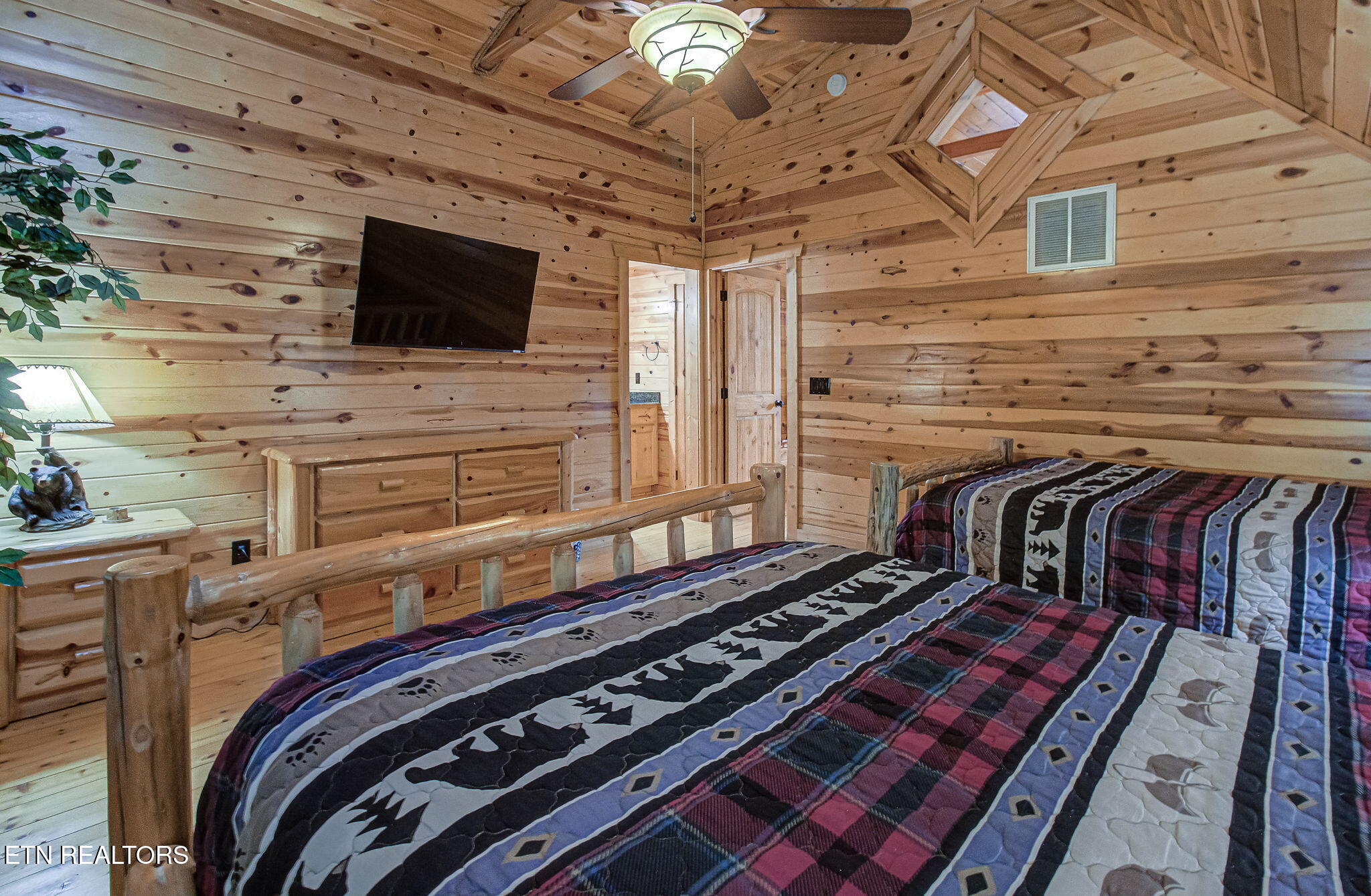 214 Forrest Loop Way Gatlinburg TN 37738