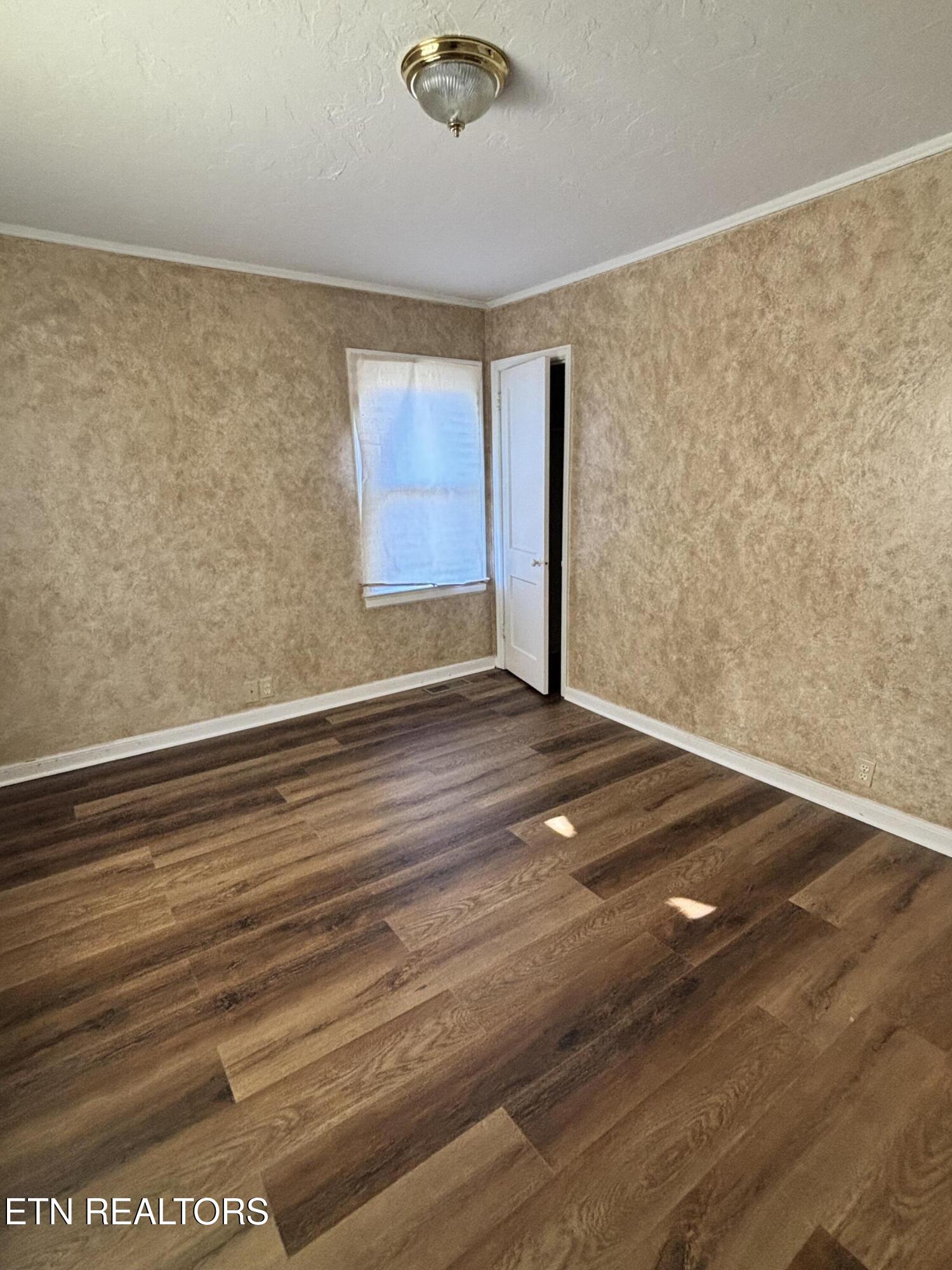 206 Long Drive Harriman TN 37748