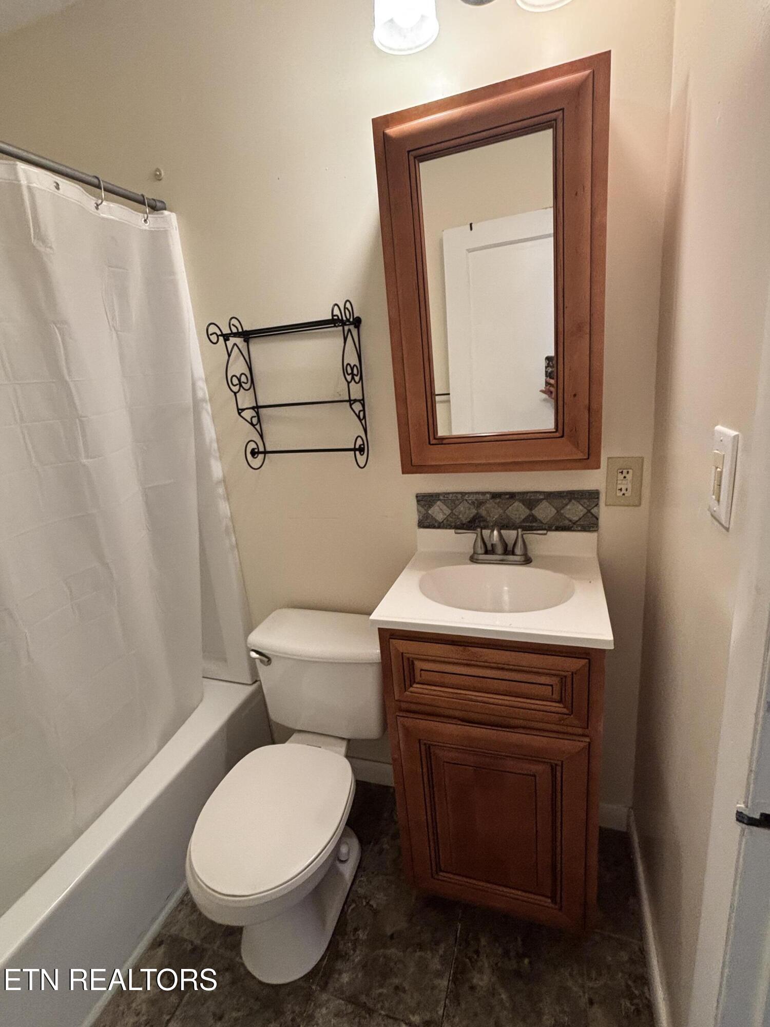 206 Long Drive Harriman TN 37748