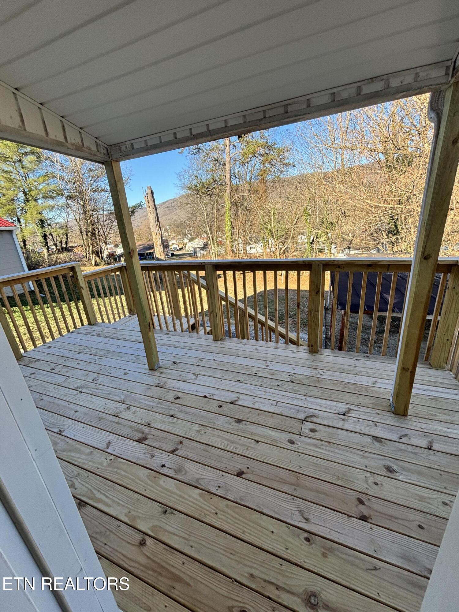 206 Long Drive Harriman TN 37748