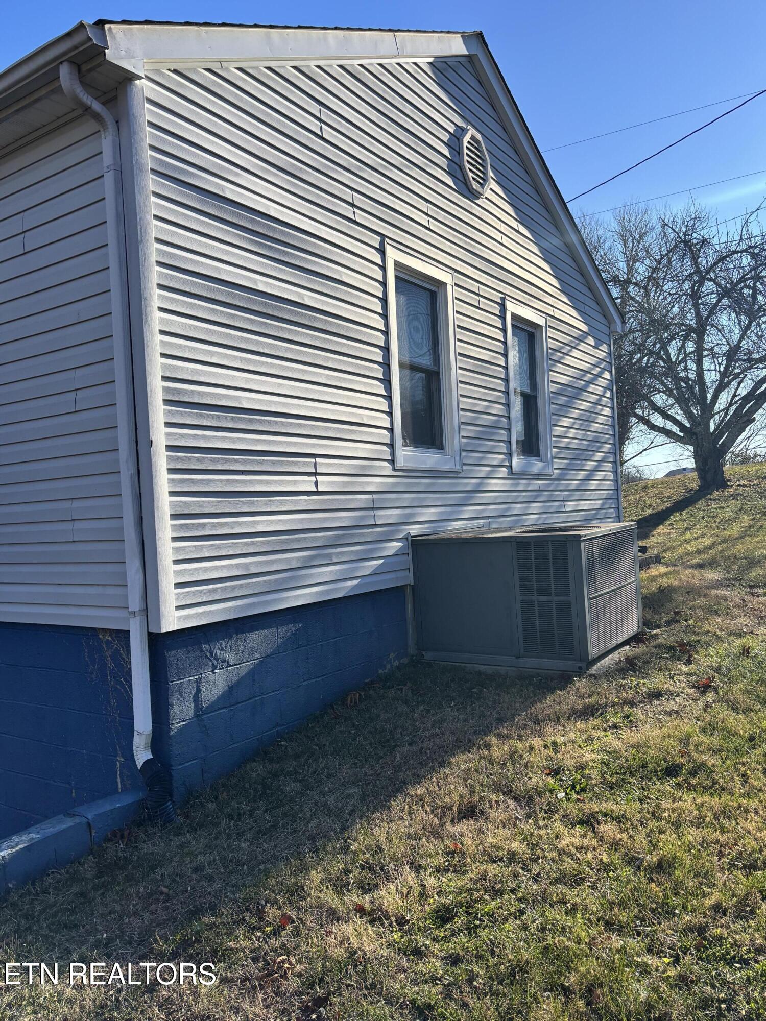 206 Long Drive Harriman TN 37748