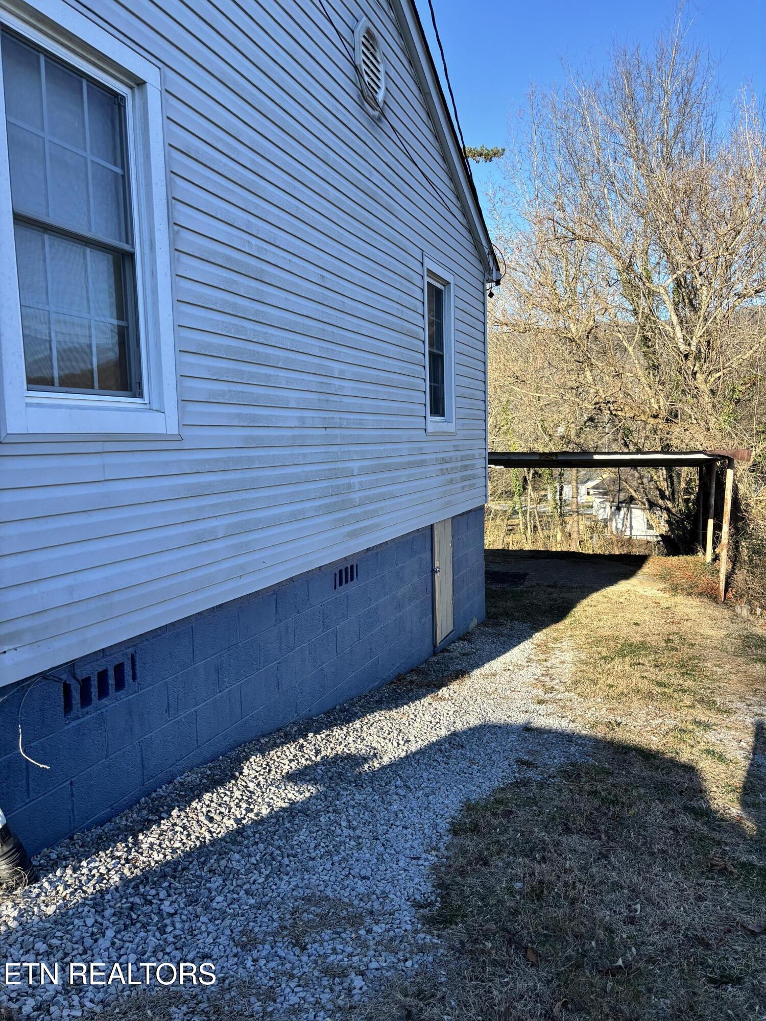 206 Long Drive Harriman TN 37748