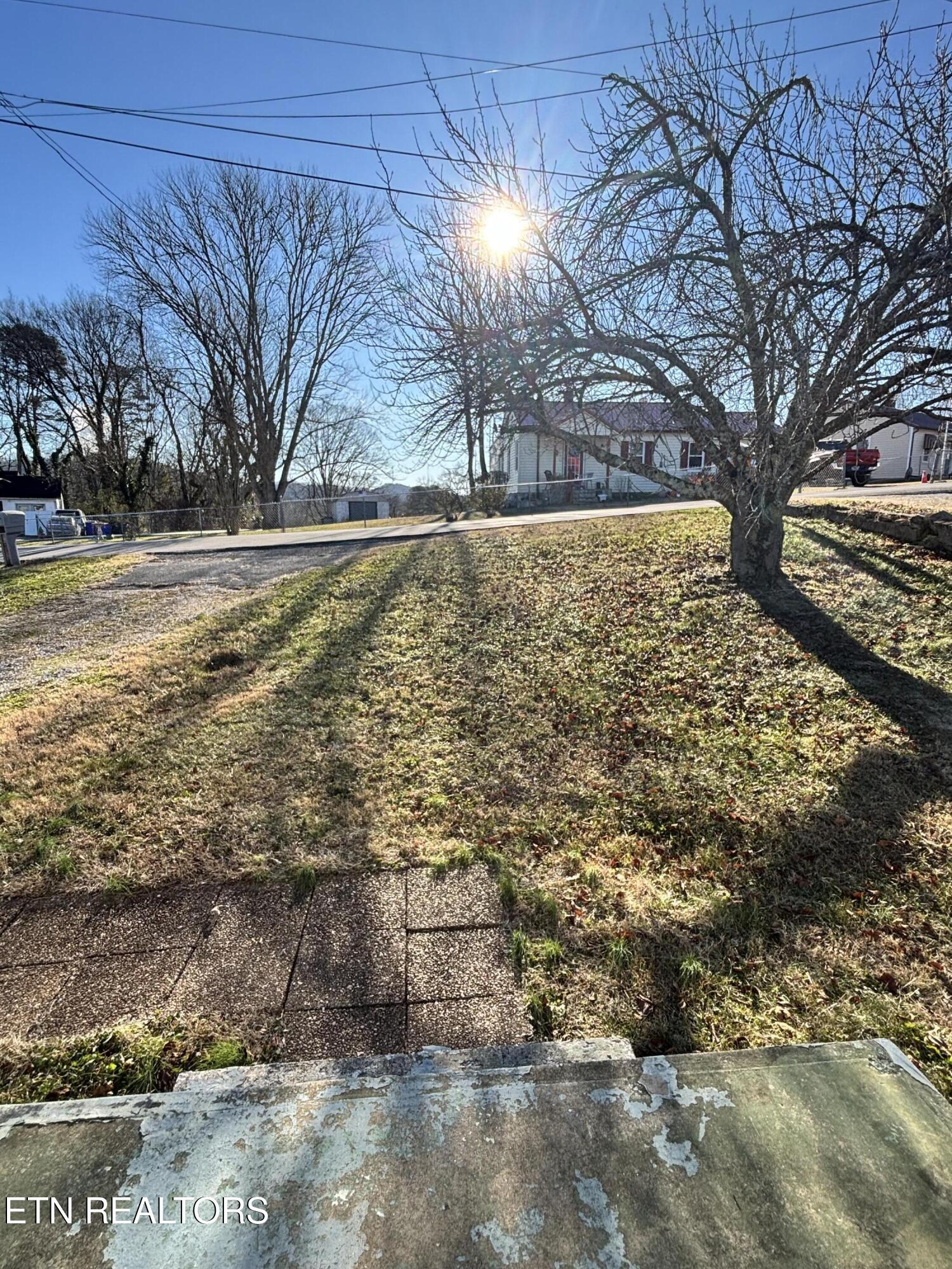 206 Long Drive Harriman TN 37748