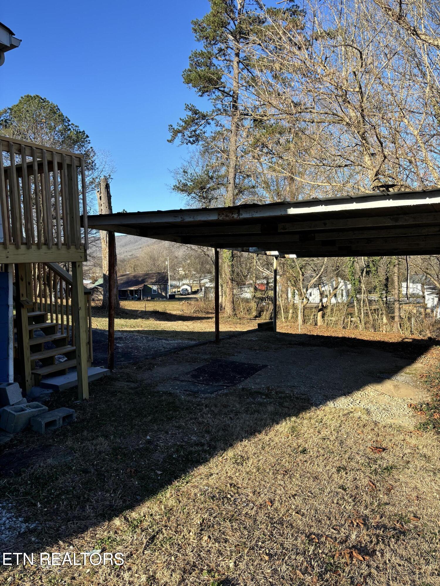 206 Long Drive Harriman TN 37748