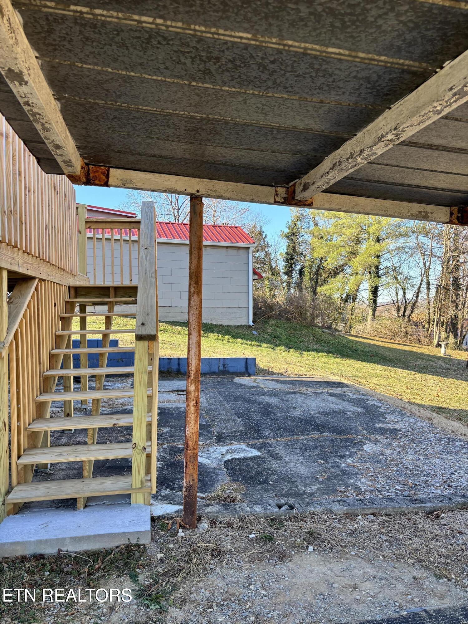 206 Long Drive Harriman TN 37748