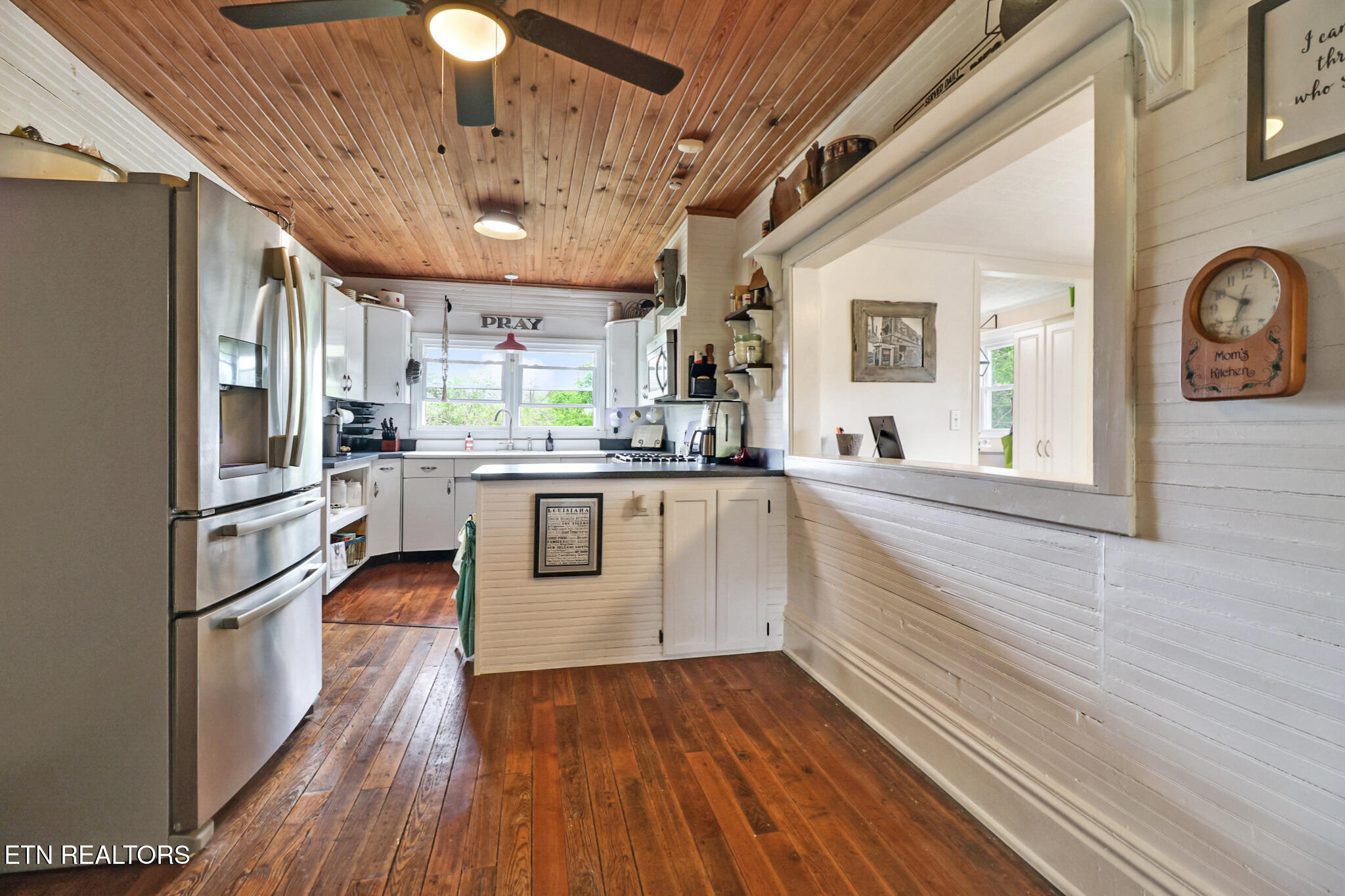 9988 Upper East Valley Road Pikeville TN 37367