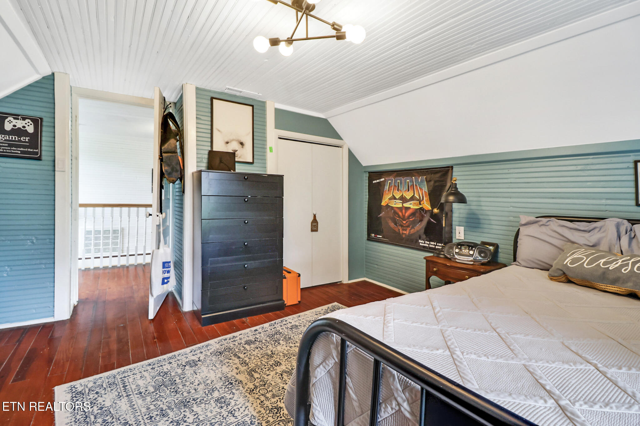 9988 Upper East Valley Road Pikeville TN 37367