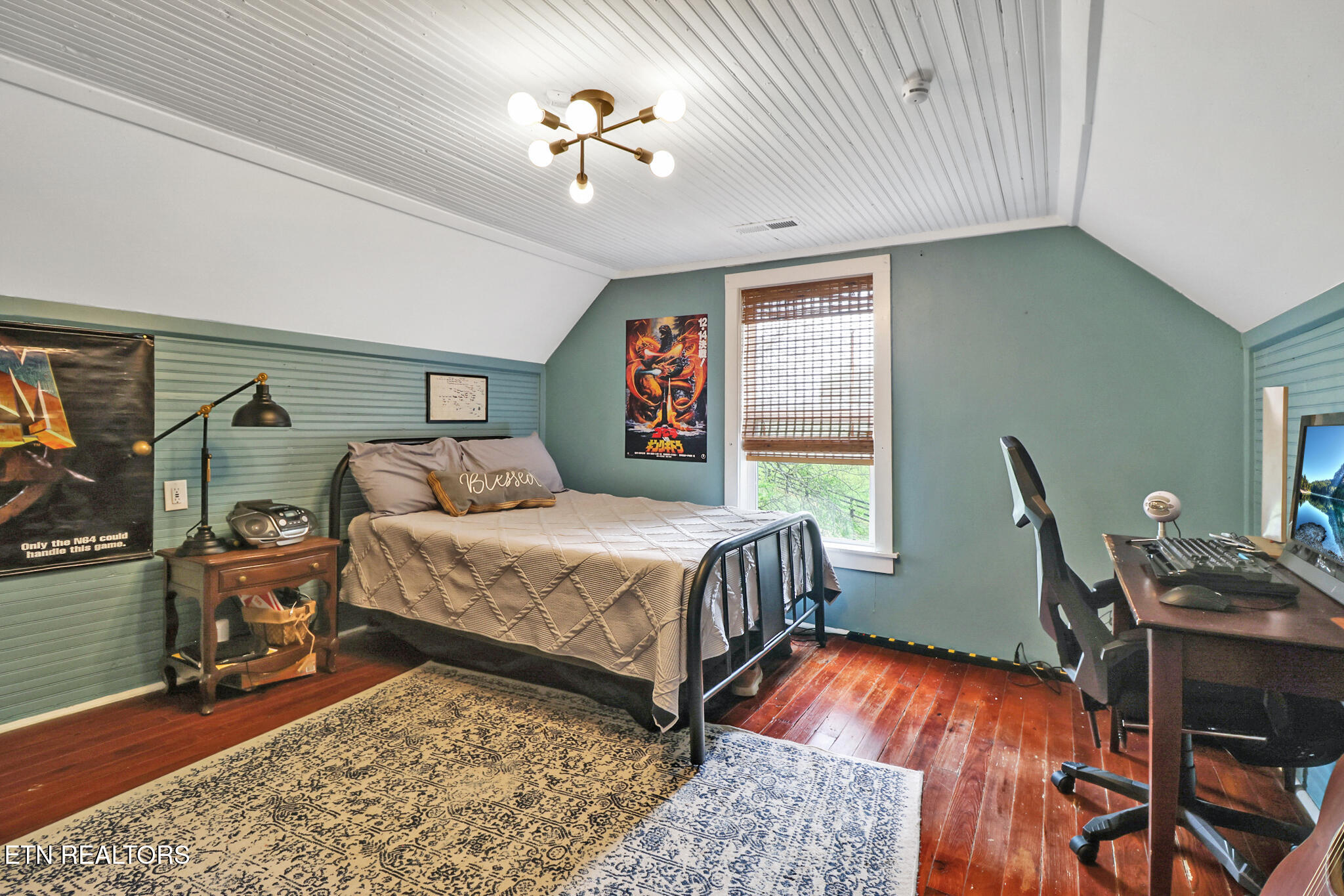 9988 Upper East Valley Road Pikeville TN 37367