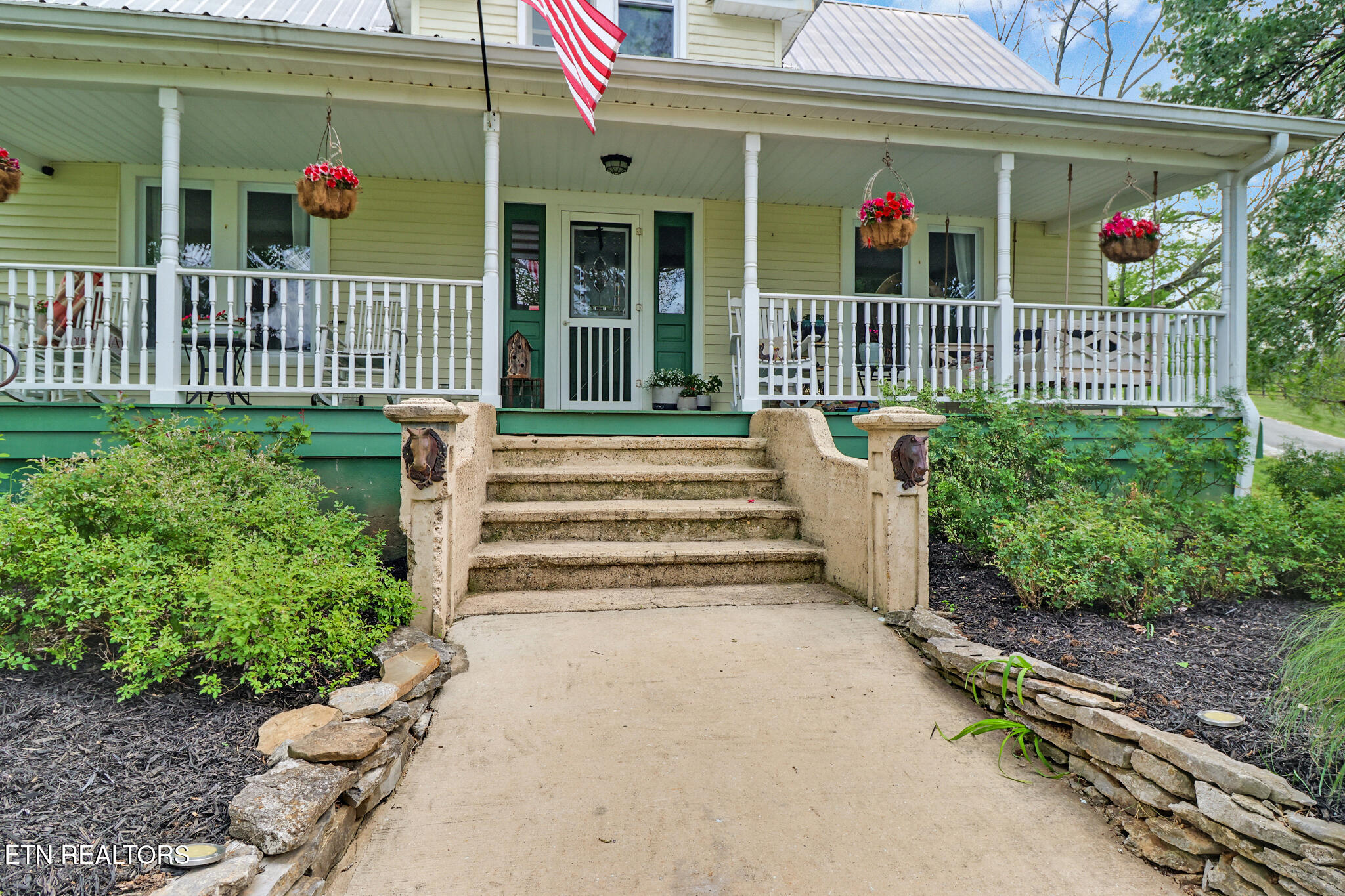 9988 Upper East Valley Road Pikeville TN 37367