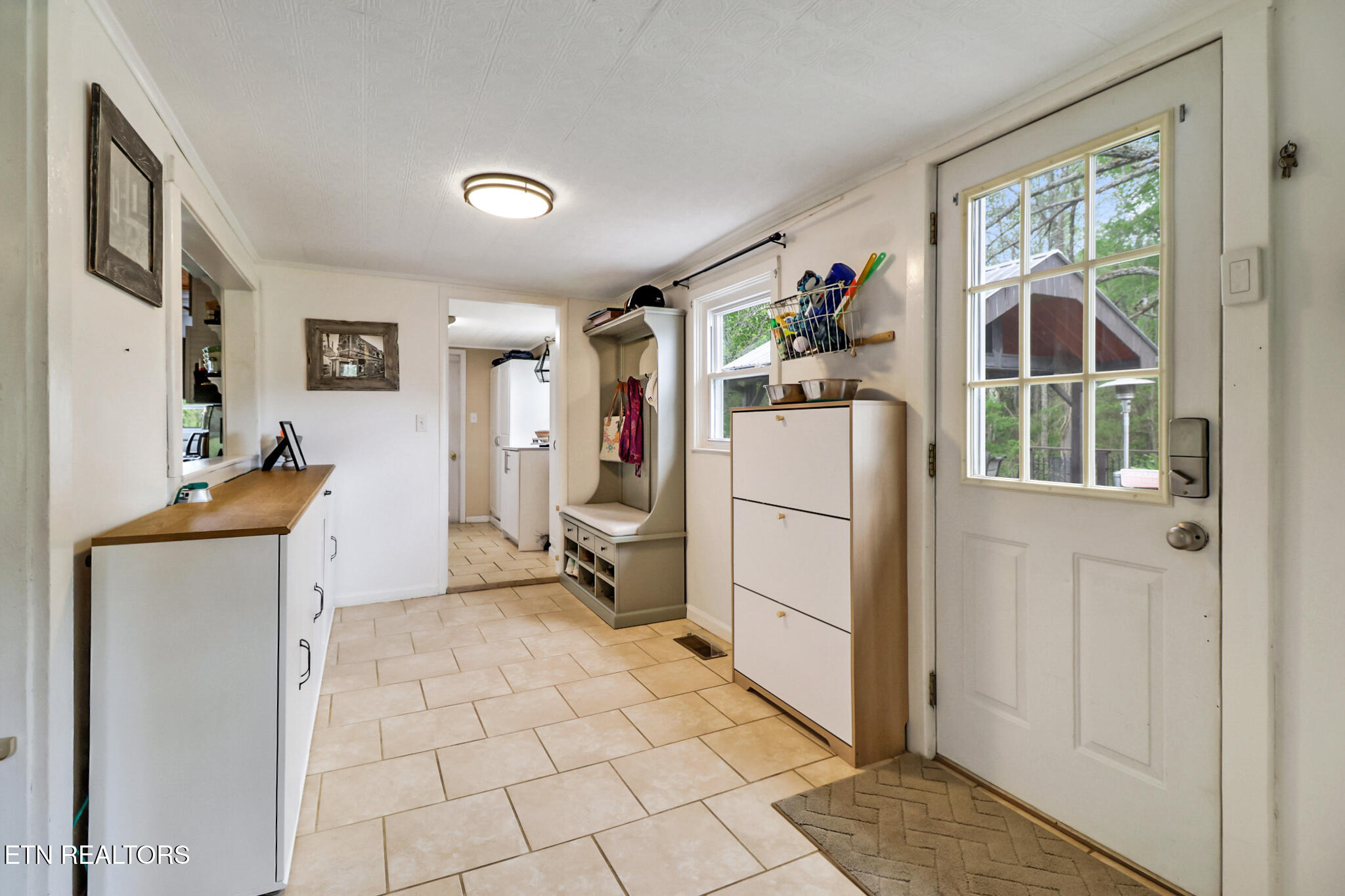 9988 Upper East Valley Road Pikeville TN 37367