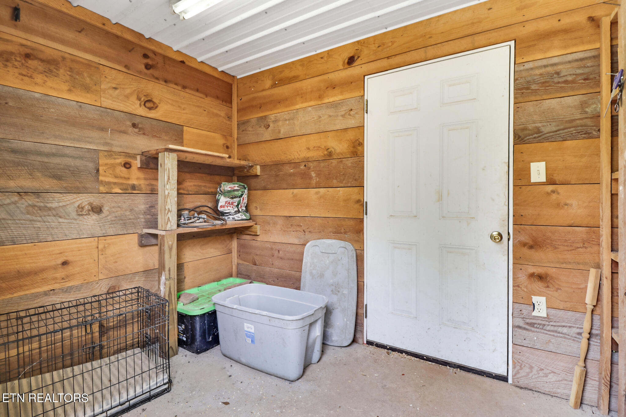 9988 Upper East Valley Road Pikeville TN 37367