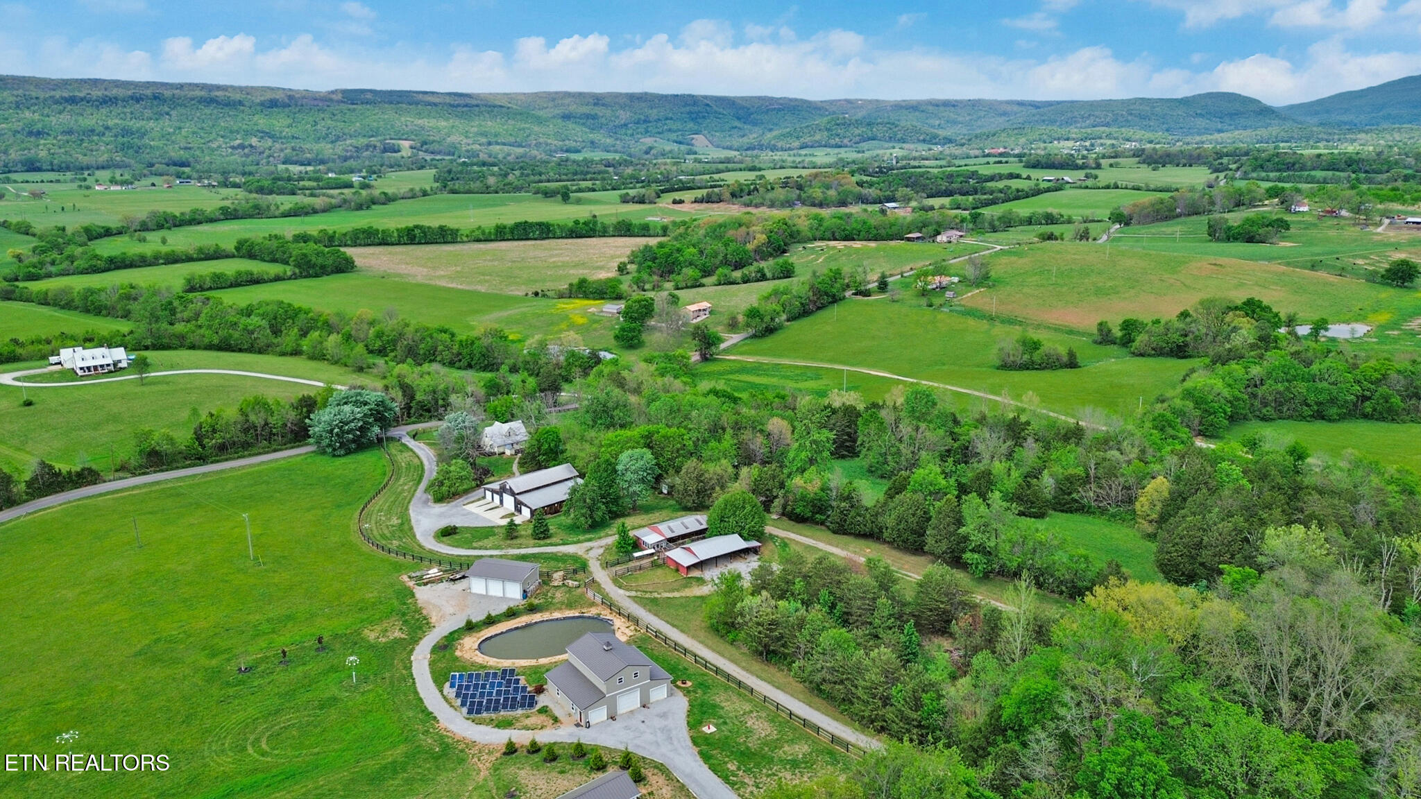 9988 Upper East Valley Road Pikeville TN 37367