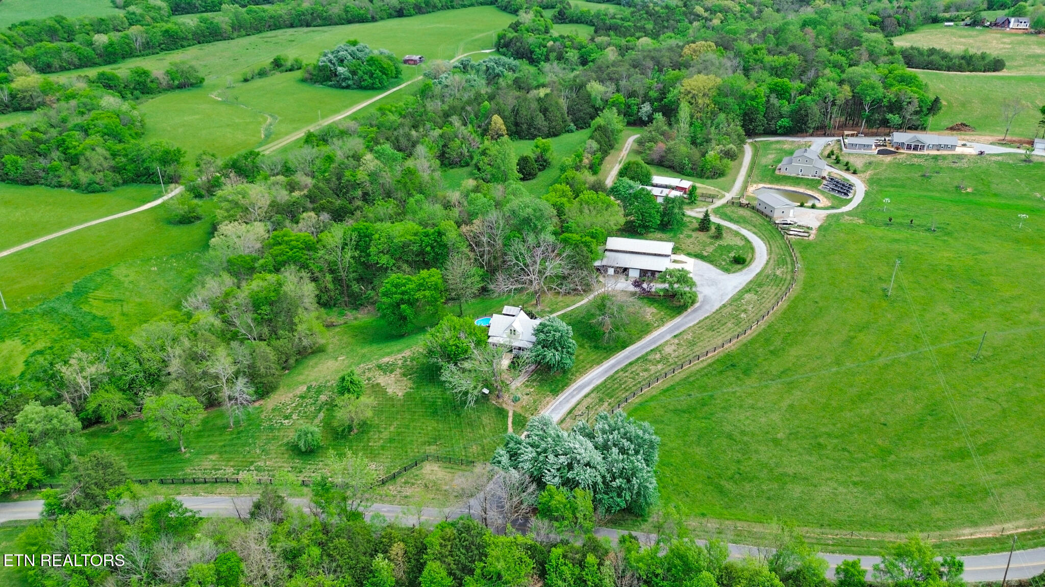 9988 Upper East Valley Road Pikeville TN 37367