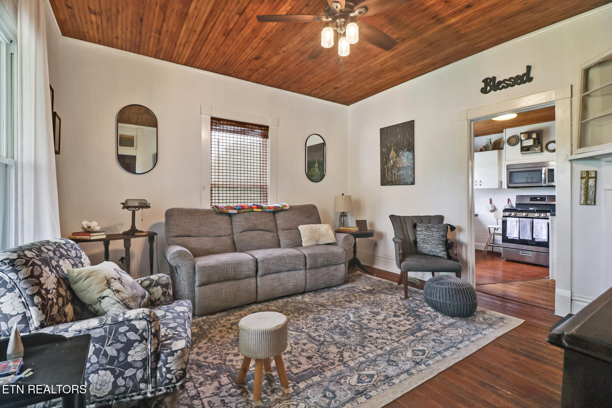 9988 Upper East Valley Road Pikeville TN 37367