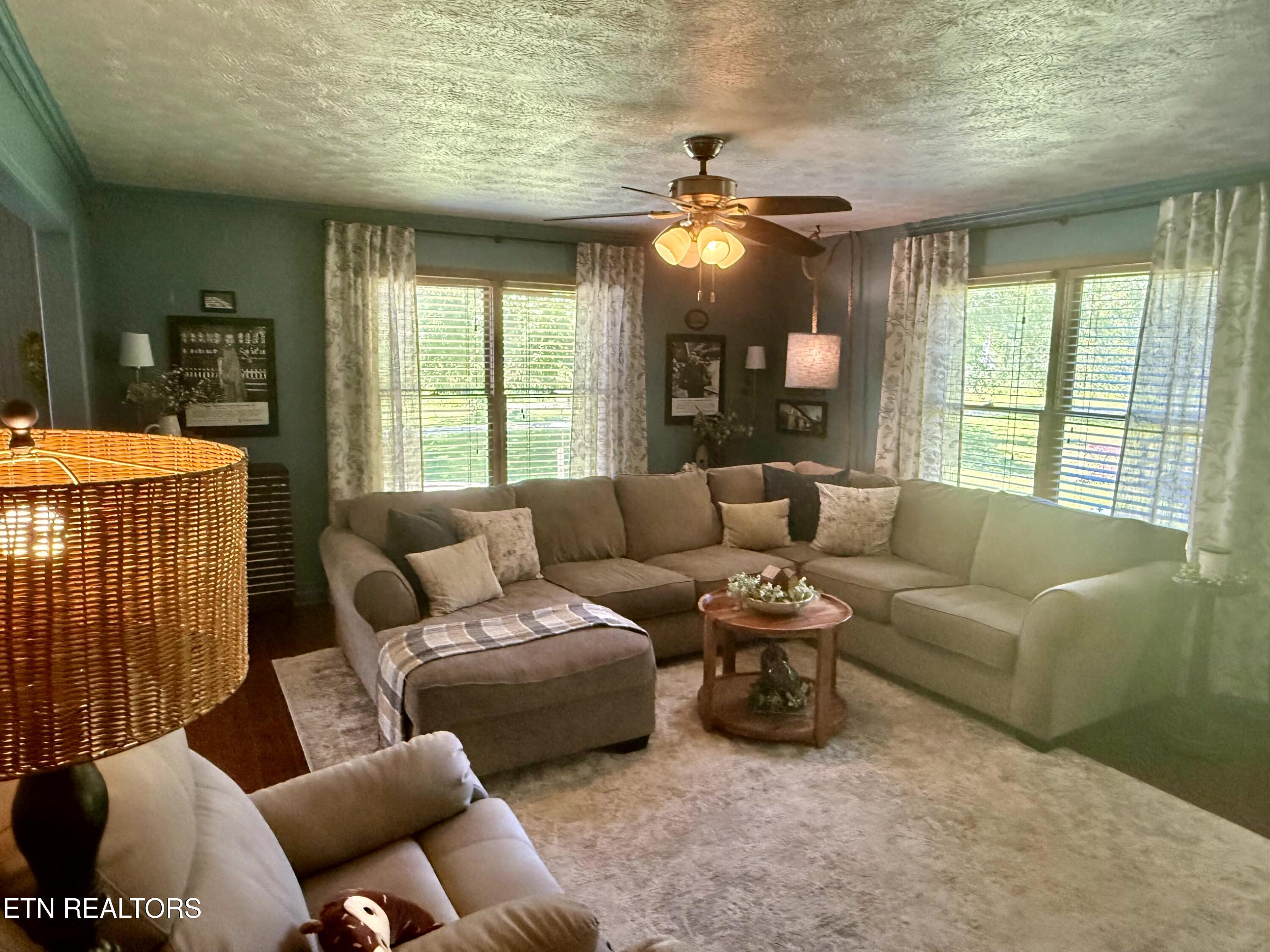 2019 Lawnville Road Kingston TN 37763