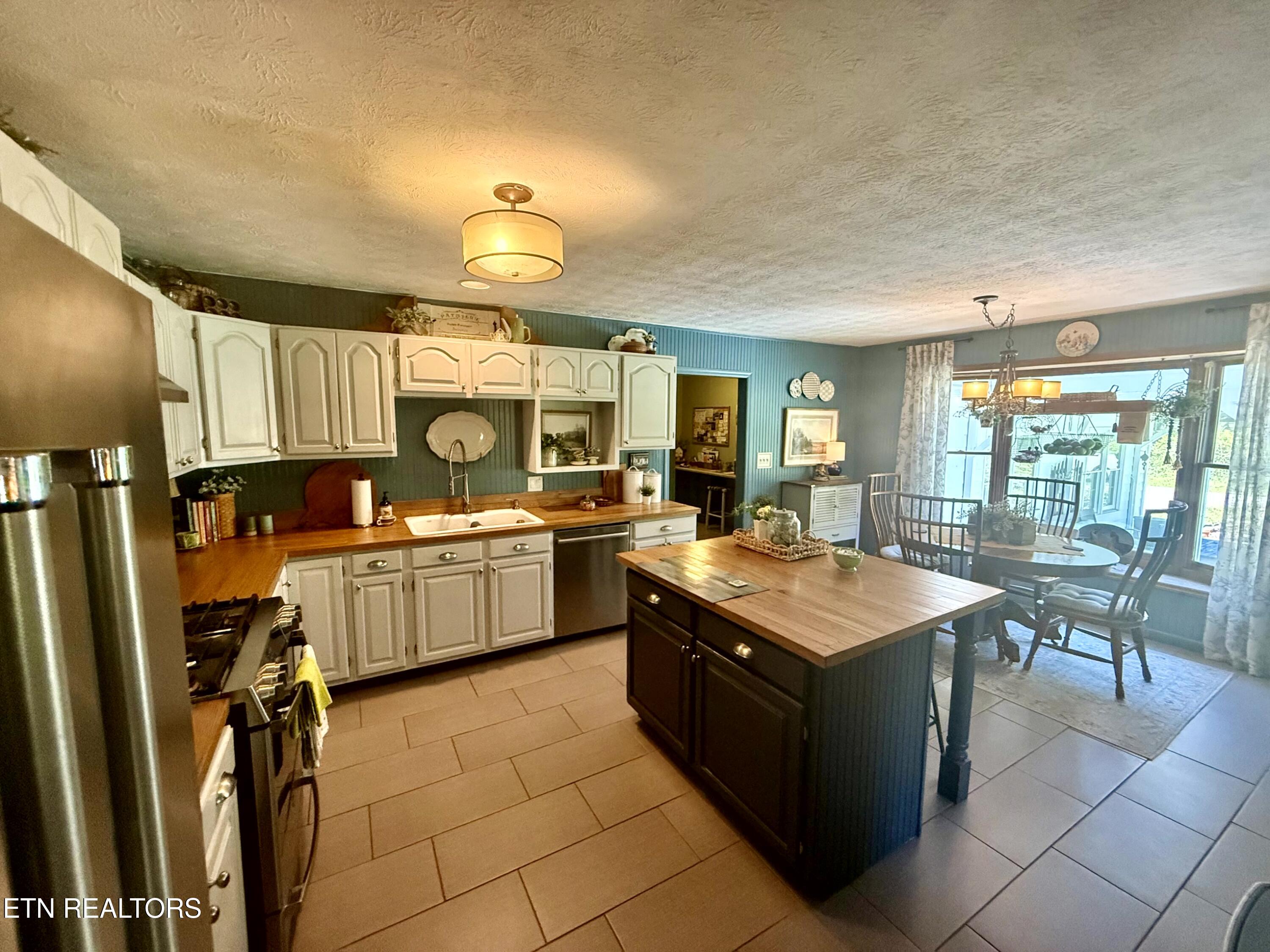 2019 Lawnville Road Kingston TN 37763