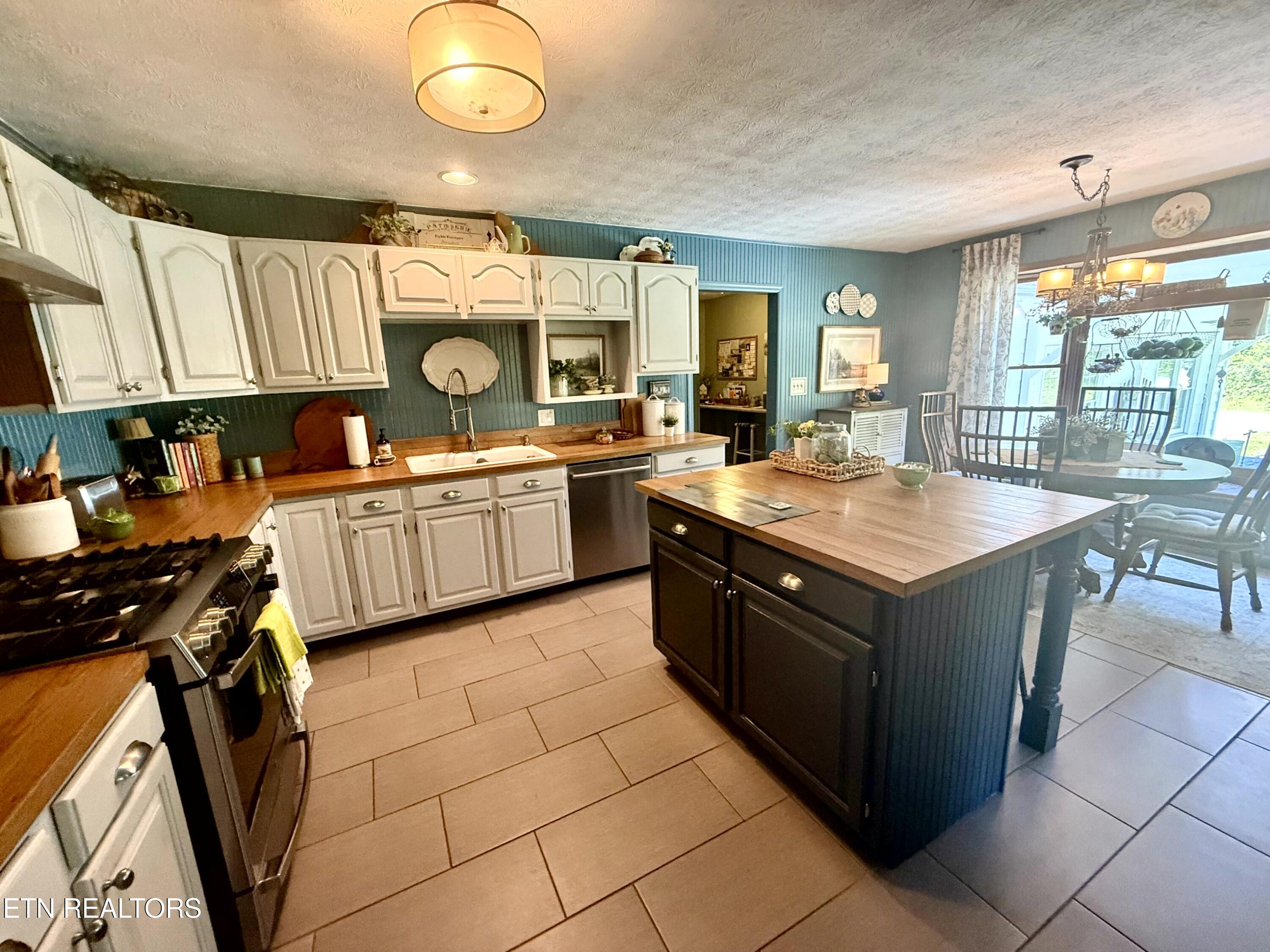 2019 Lawnville Road Kingston TN 37763