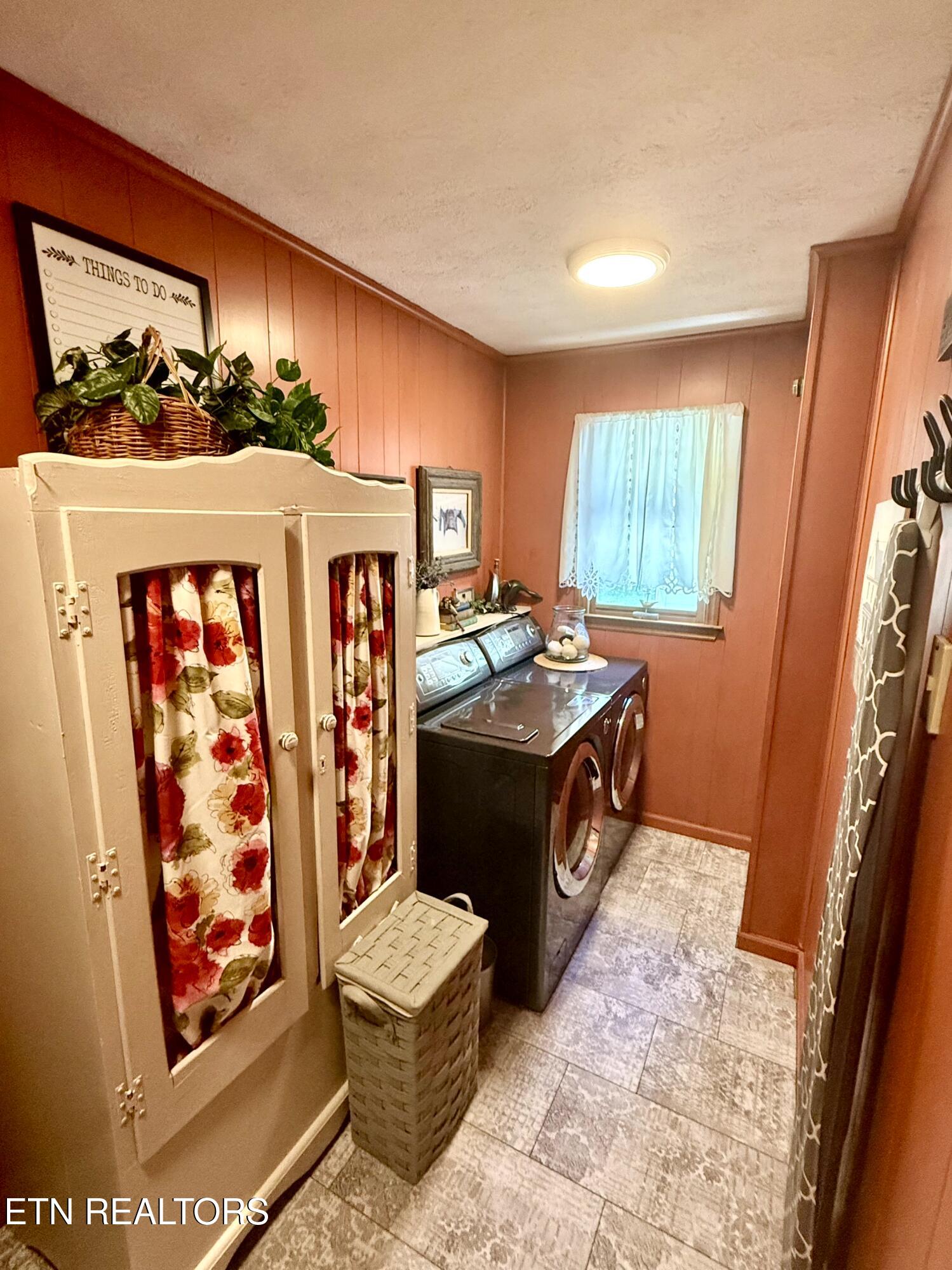 2019 Lawnville Road Kingston TN 37763