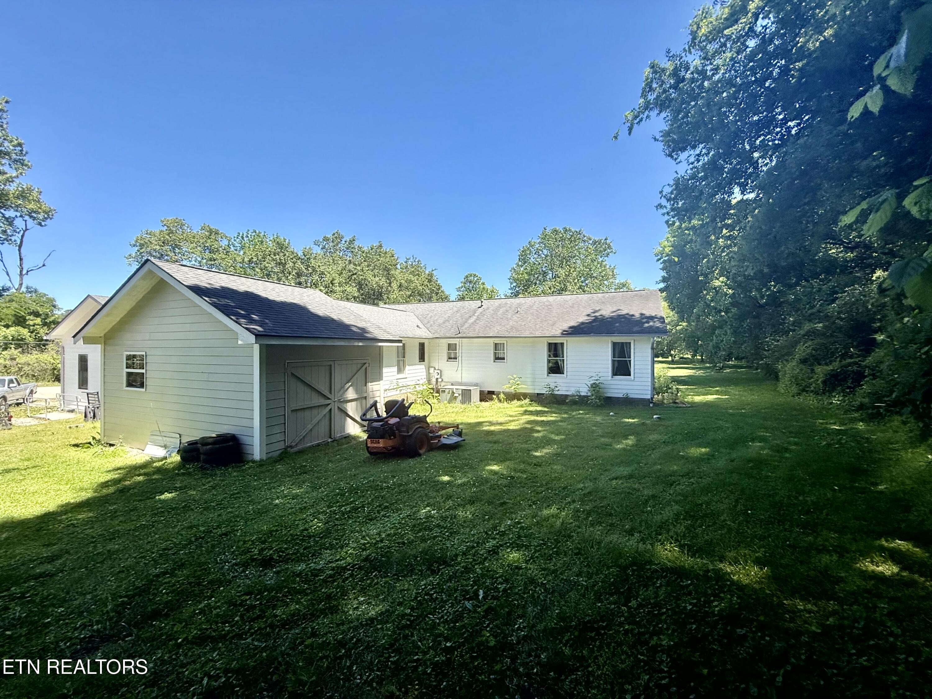 2019 Lawnville Road Kingston TN 37763