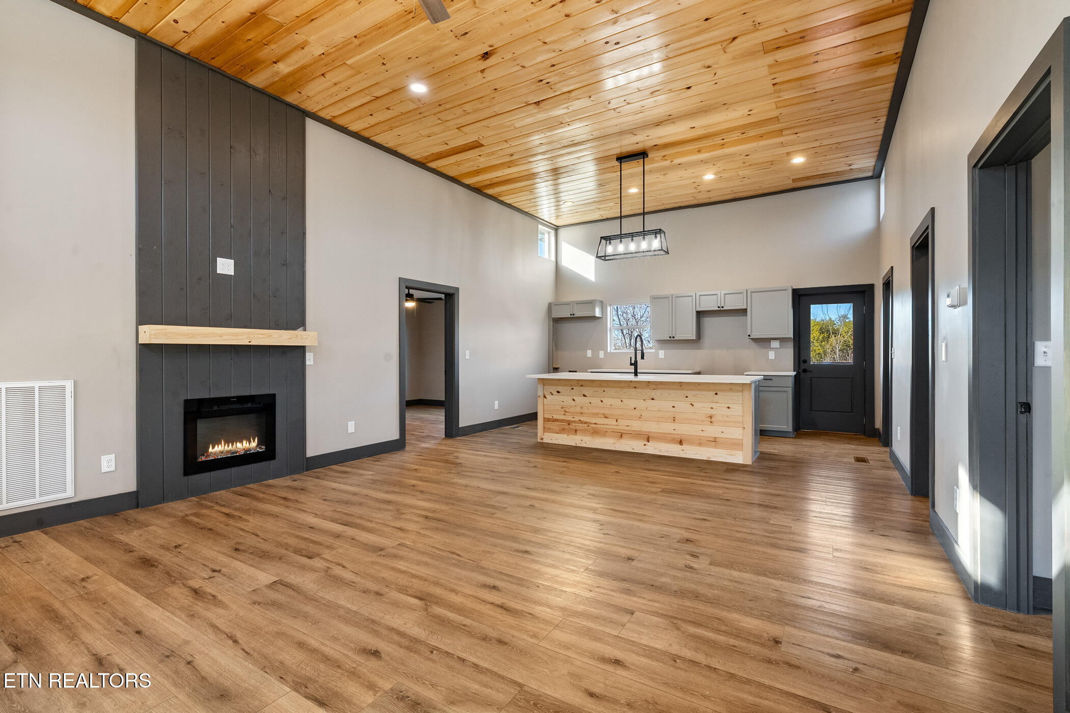982 Smokey Mountain Queen Road Sevierville TN 37876