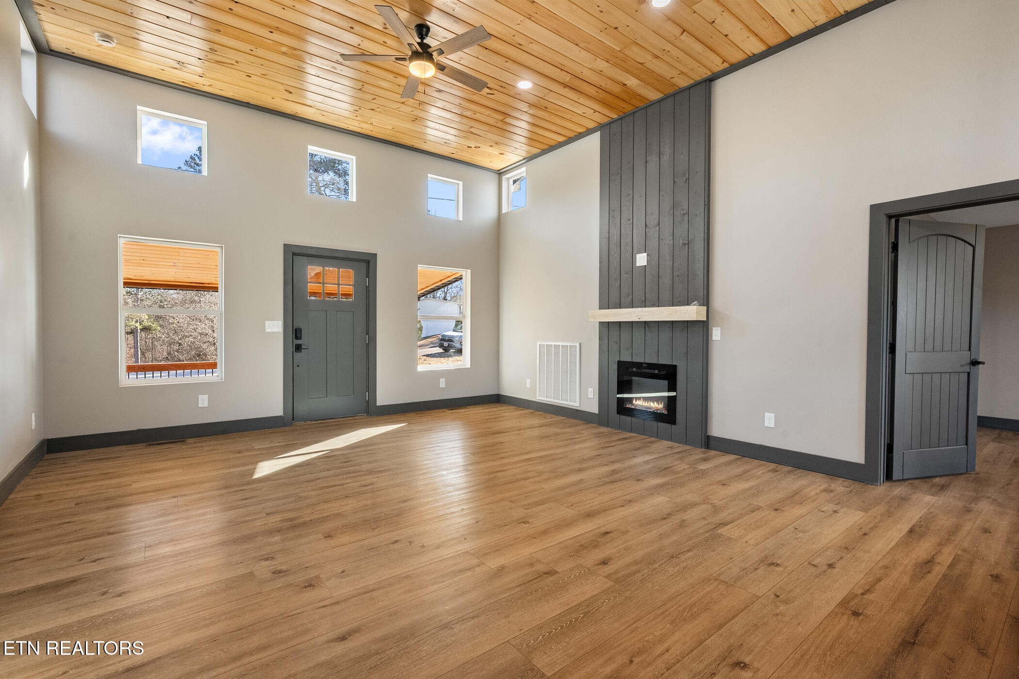 982 Smokey Mountain Queen Road Sevierville TN 37876