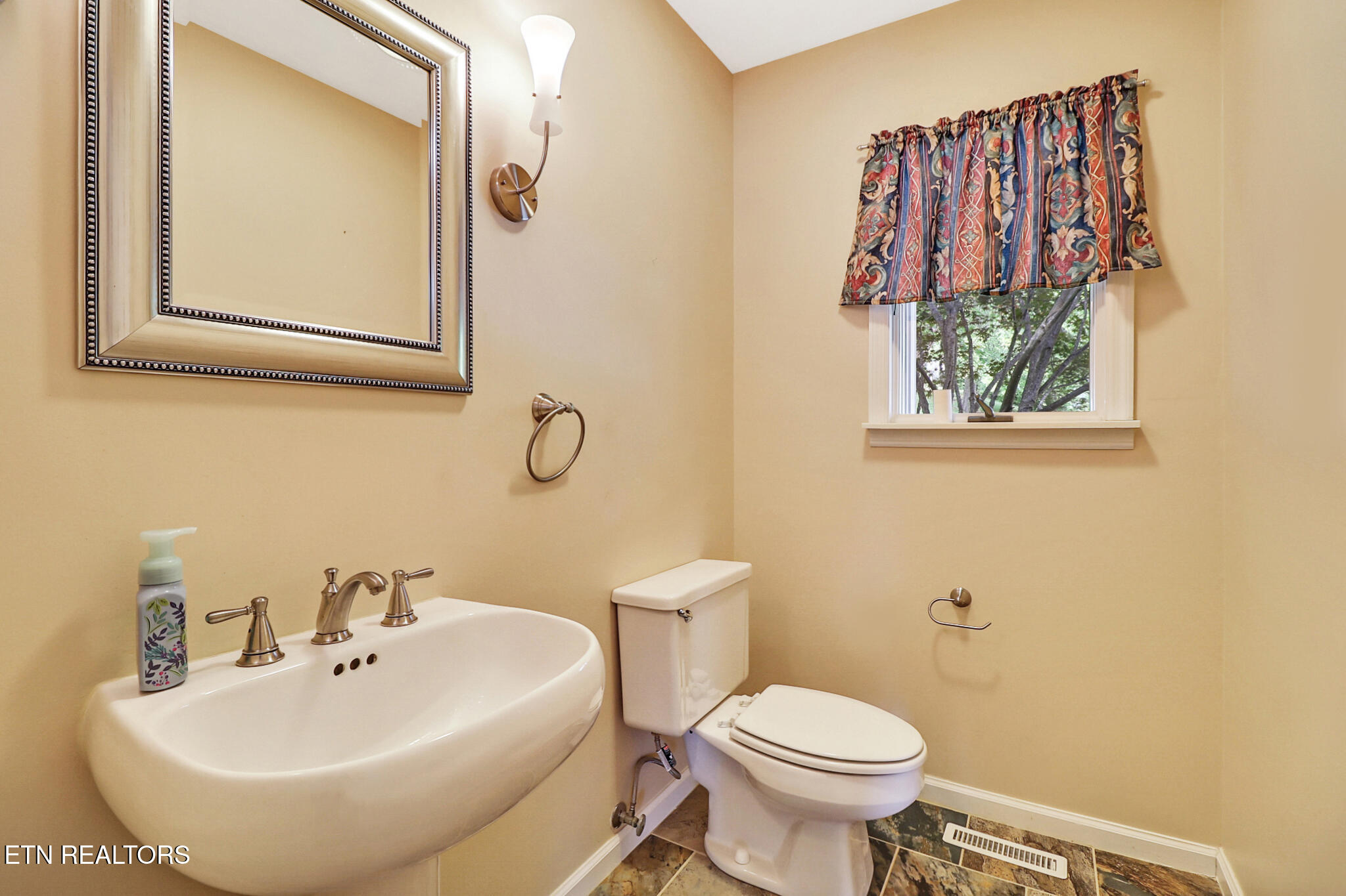116 Sugarbush Circle Crossville TN 38558